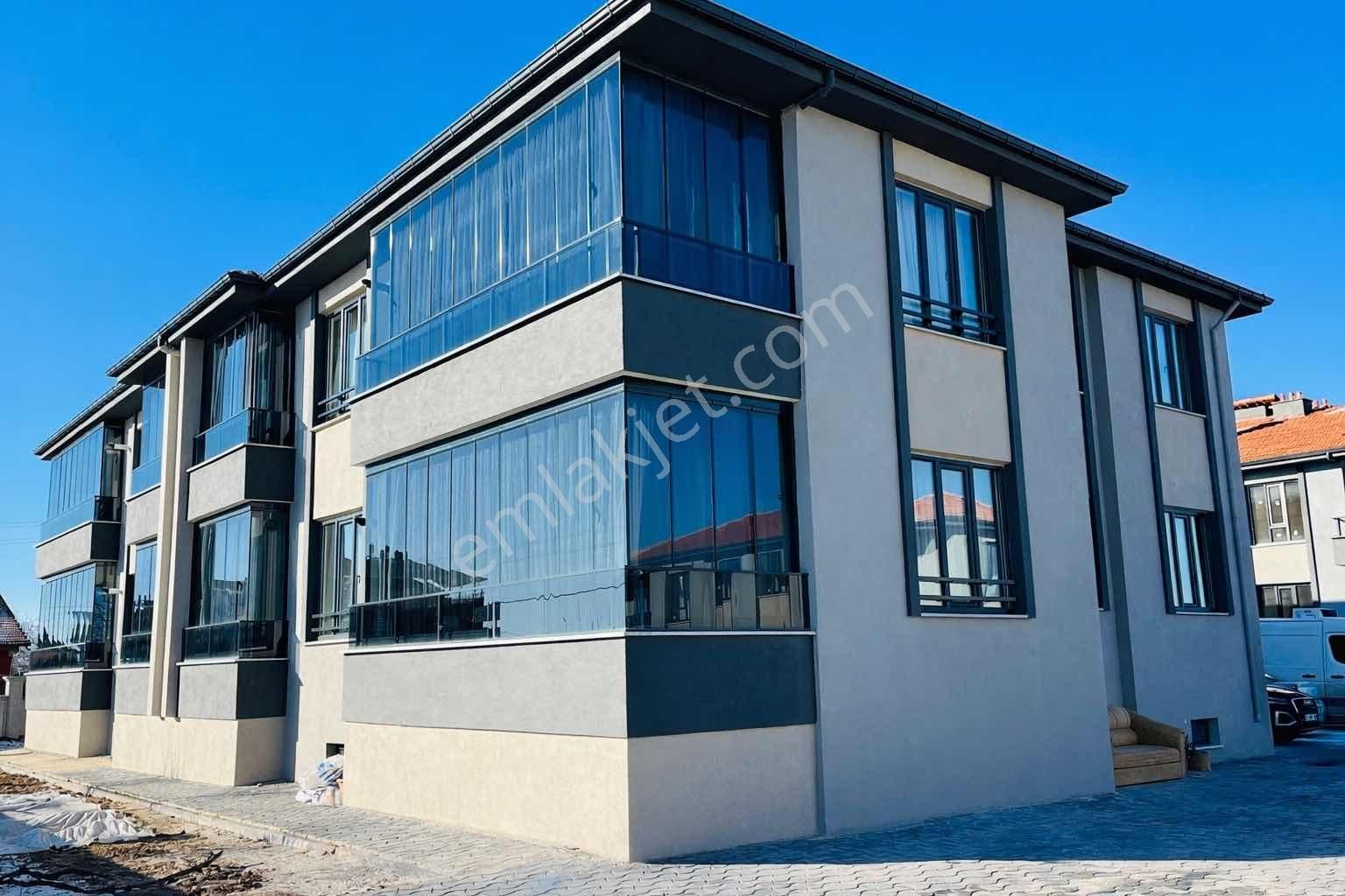 Karaman Yolu Hadimi Parkına Yakın Oturuma Hazır Lüks 2+1 Daire! - Görsel 1