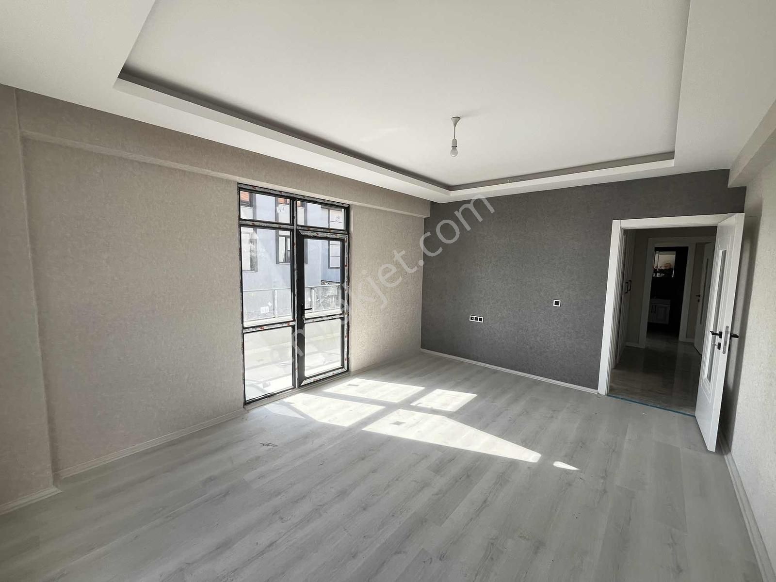 Karaman Yolu Hadimi Parkına Yakın Oturuma Hazır Lüks 2+1 Daire! - Görsel 8