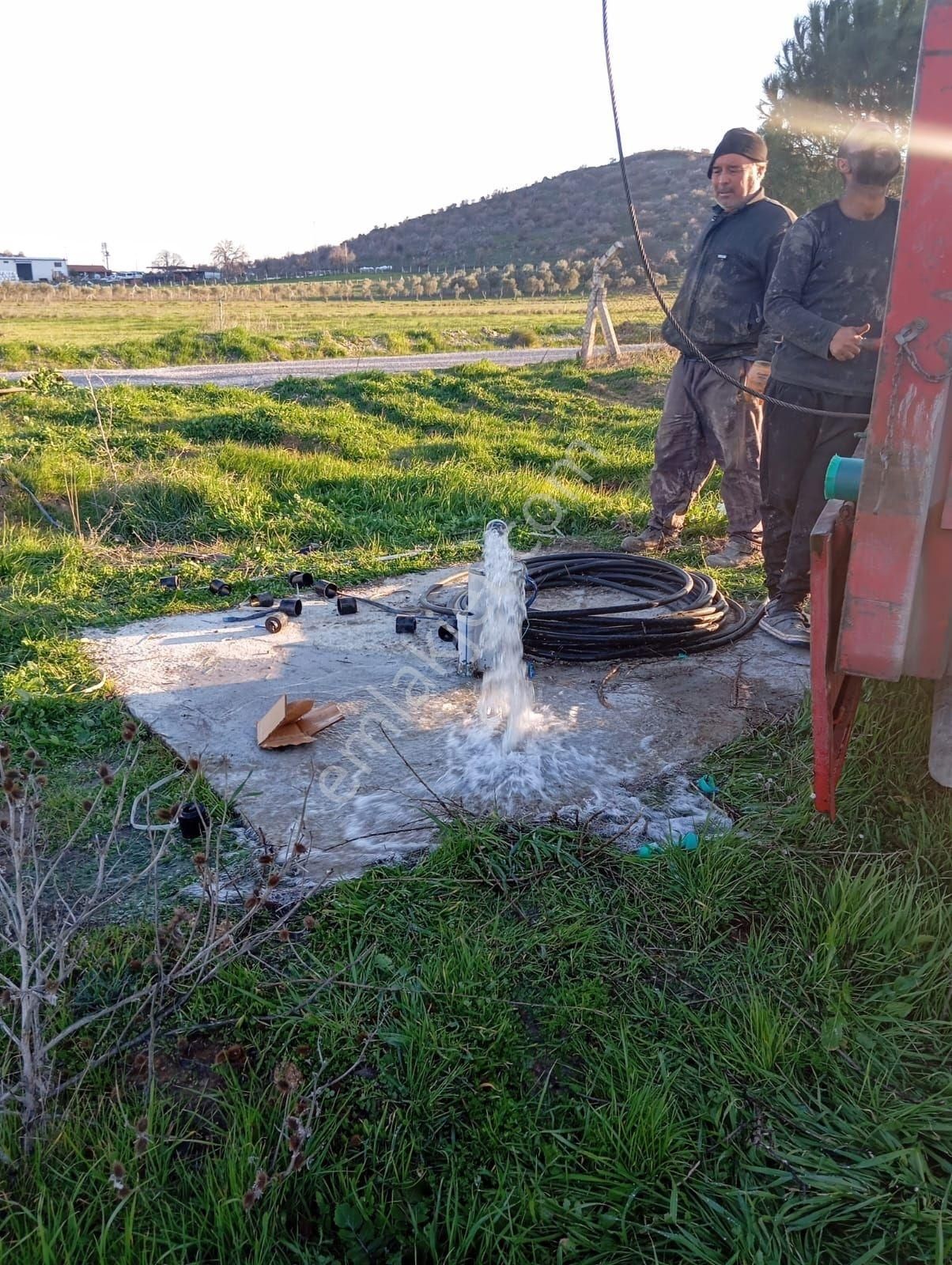 Fırsat! Dikili'nin Demirtaş Köyünde Acil Satılık 5436 M2 Tarla - Görsel 2