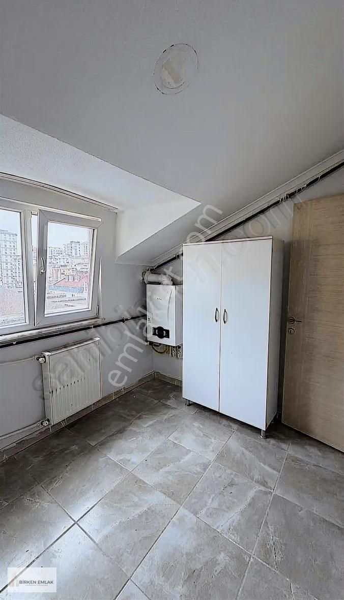 Birken Emlaktan Fındıklı Senem Sok. 2+1 Çatı Katı Kiralık Daire - Görsel 4