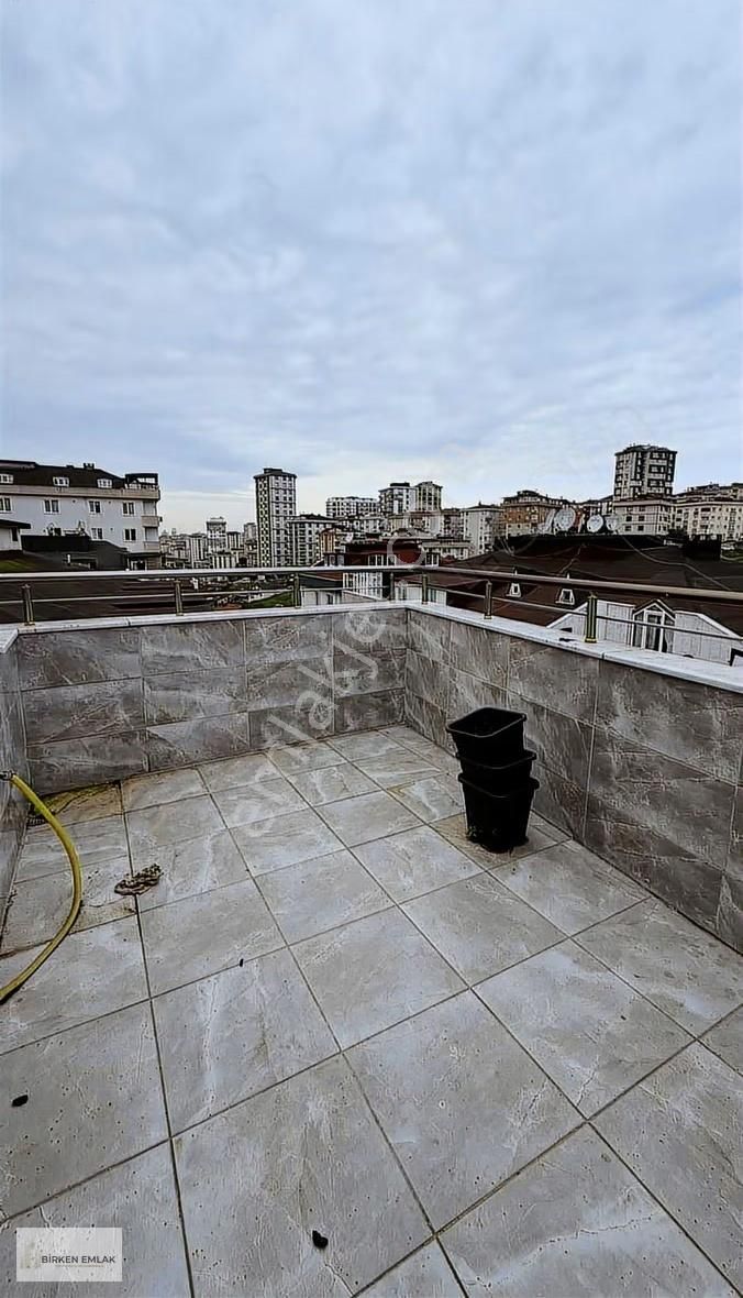 Birken Emlaktan Fındıklı Senem Sok. 2+1 Çatı Katı Kiralık Daire - Görsel 2