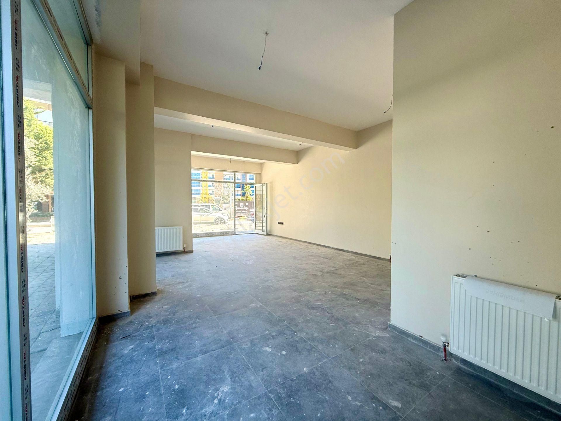 Manavkuyu Mahallesi İşlek Lokasyonda Köşe Konumlu Kiralık Dükkan - Görsel 5