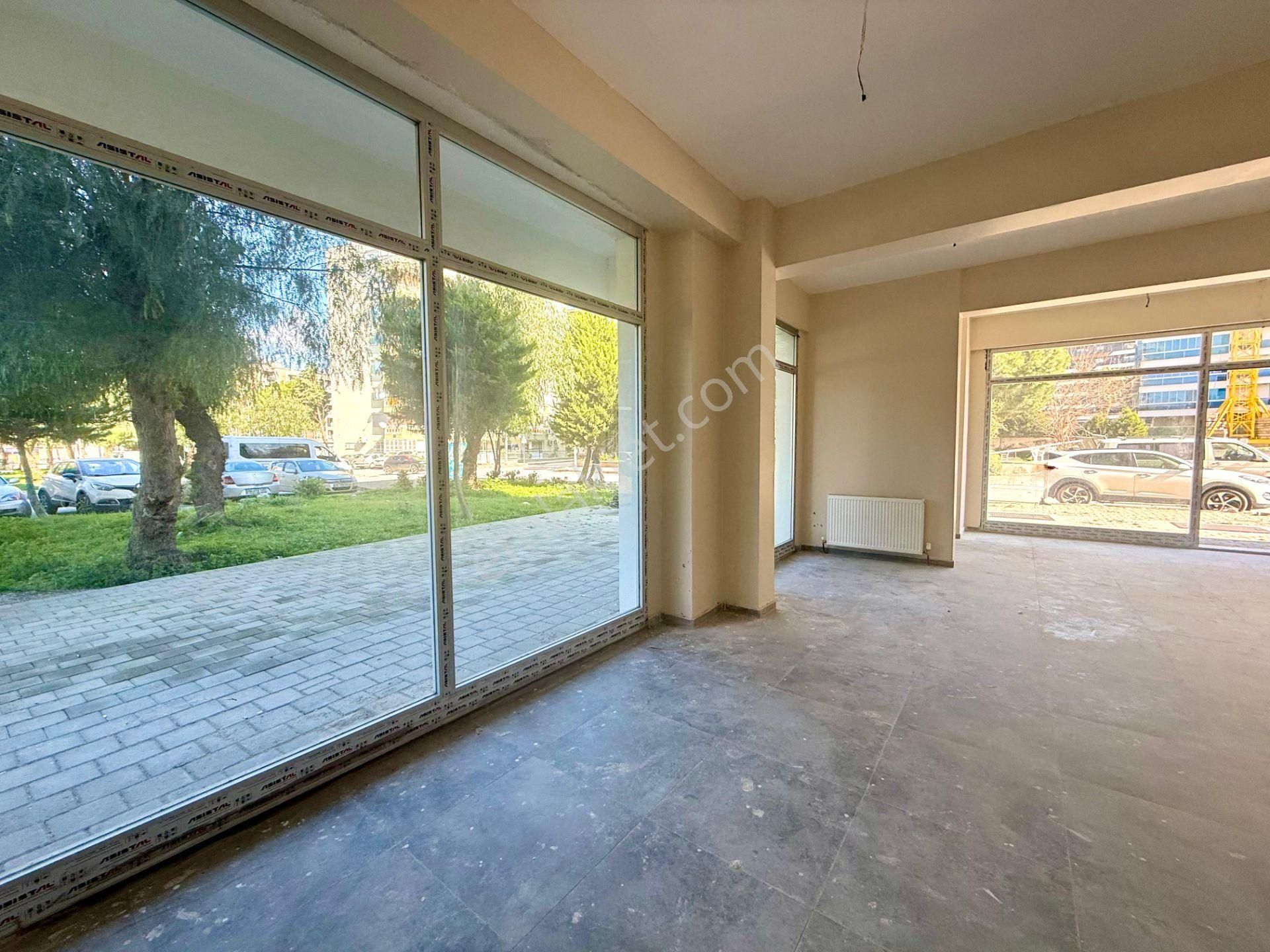 Manavkuyu Mahallesi İşlek Lokasyonda Köşe Konumlu Kiralık Dükkan - Görsel 4