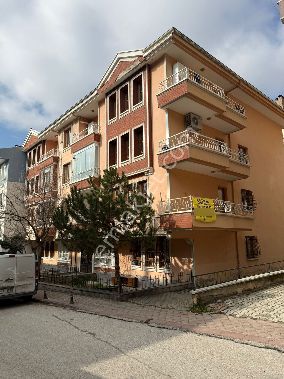 Rıza Acar'dan Keçiören Bağlarbaşı Mahallesi 3+1 Ara Kat Satılık