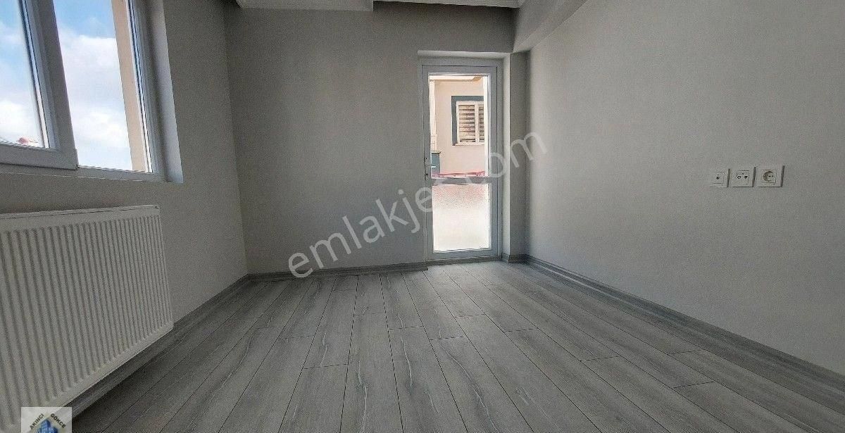 Acil Elvan Mahallesinde 1544 Cadde Üzeri Ful+ful Yapılı 1.kat 3+1 Daire - Görsel 7