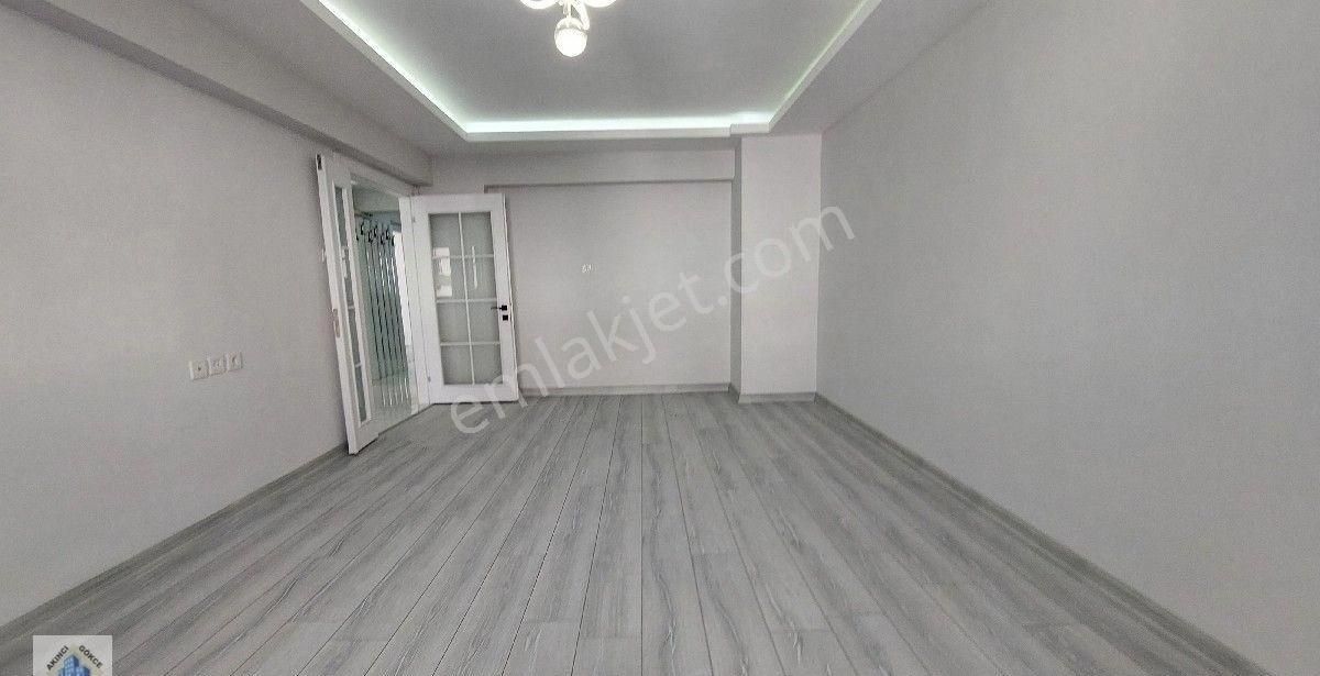 Acil Elvan Mahallesinde 1544 Cadde Üzeri Ful+ful Yapılı 1.kat 3+1 Daire - Görsel 3