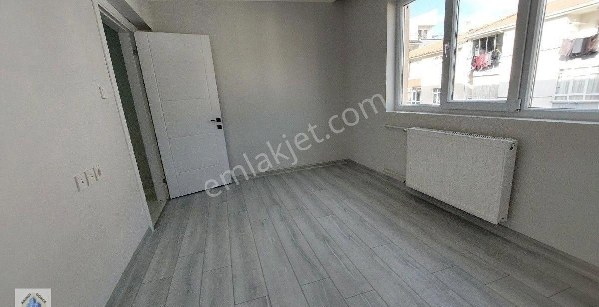 Acil Elvan Mahallesinde 1544 Cadde Üzeri Ful+ful Yapılı 1.kat 3+1 Daire - Görsel 11