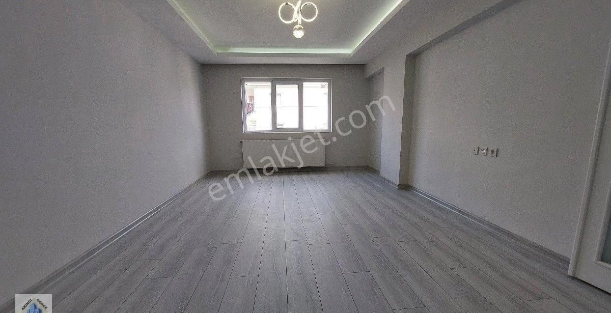 Acil Elvan Mahallesinde 1544 Cadde Üzeri Ful+ful Yapılı 1.kat 3+1 Daire - Görsel 27