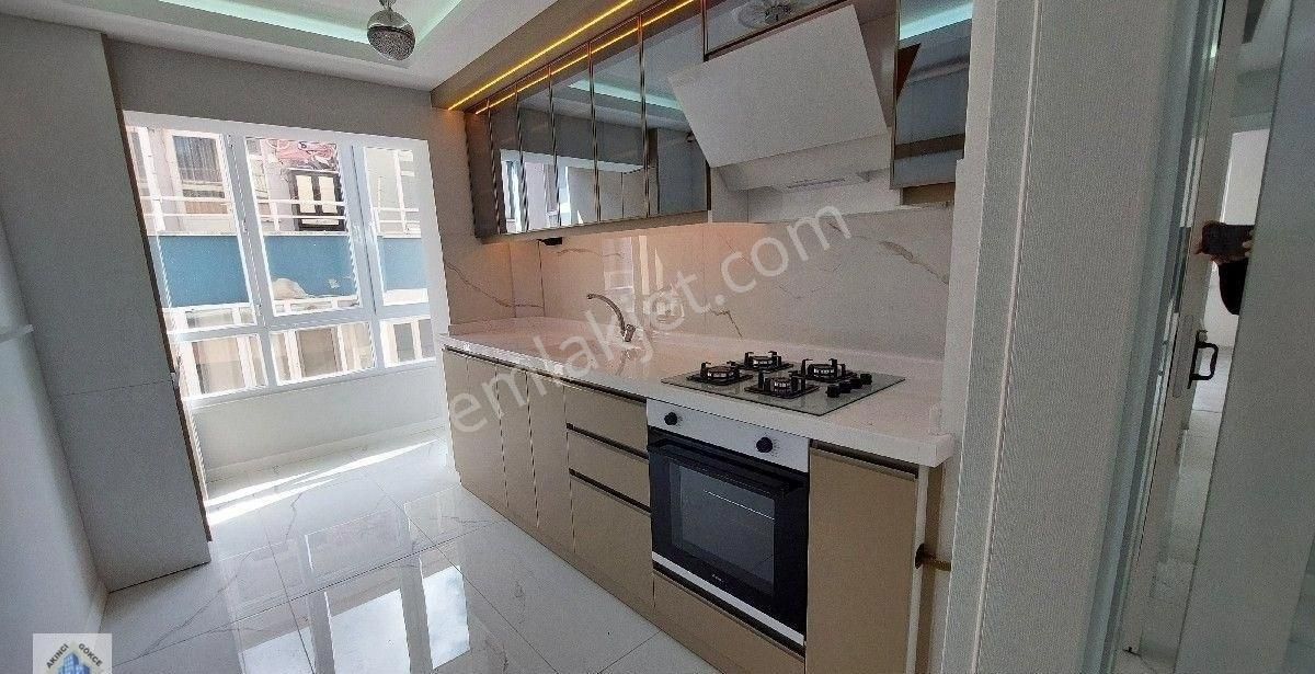 Acil Elvan Mahallesinde 1544 Cadde Üzeri Ful+ful Yapılı 1.kat 3+1 Daire