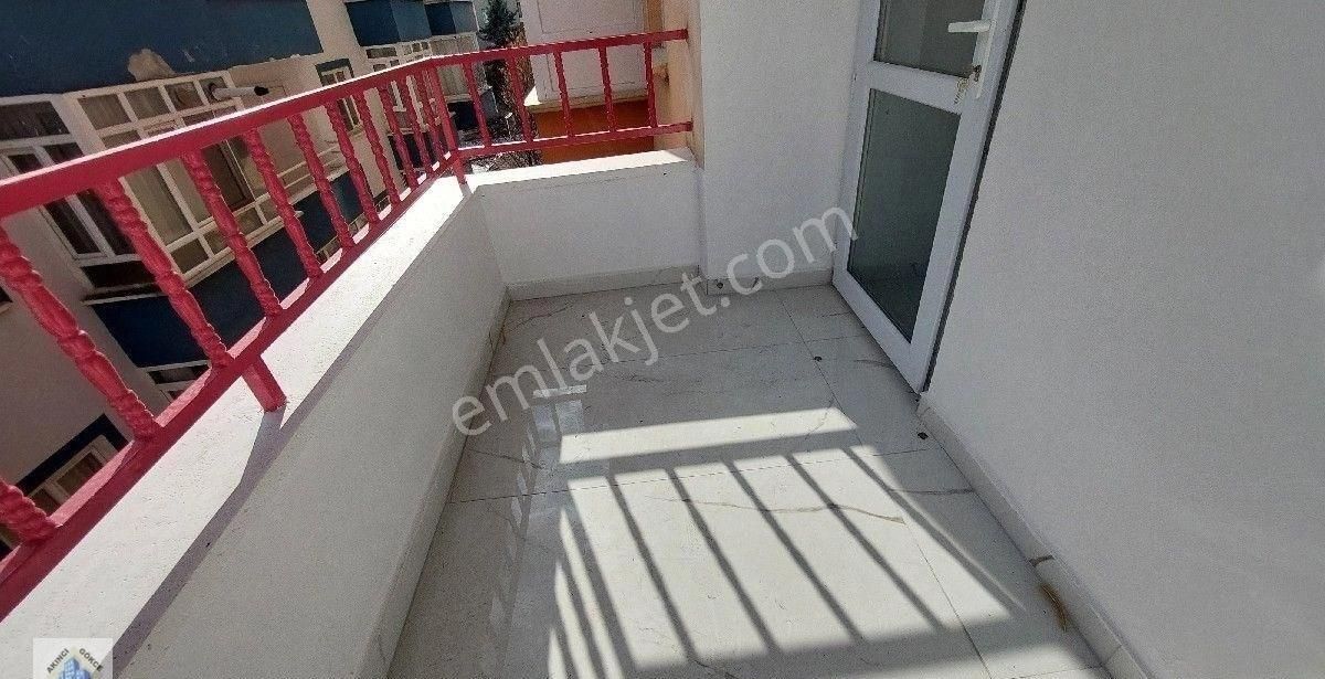 Acil Elvan Mahallesinde 1544 Cadde Üzeri Ful+ful Yapılı 1.kat 3+1 Daire - Görsel 16