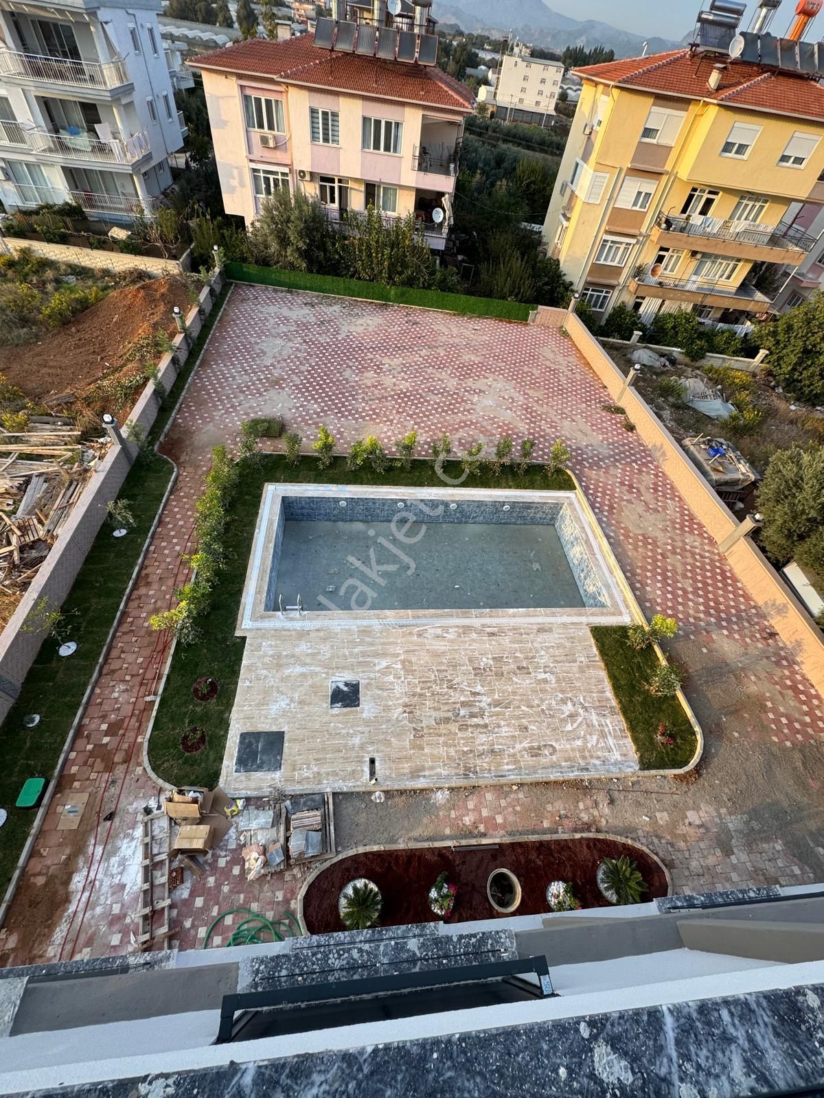 Serik Kürüş Mahallesinde Sıfır 4+1 Dubleks Havuzlu Lüks Daire - Görsel 9