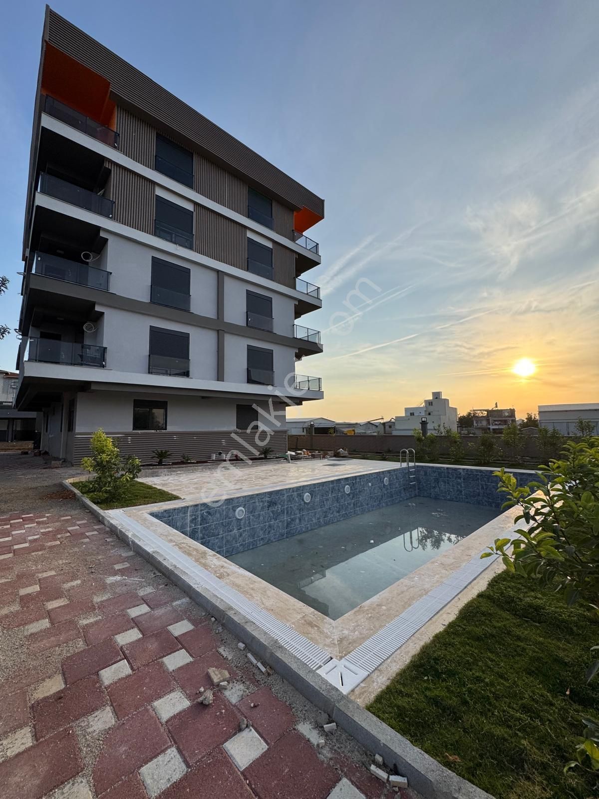 Serik Kürüş Mahallesinde Sıfır 4+1 Dubleks Havuzlu Lüks Daire - Görsel 16