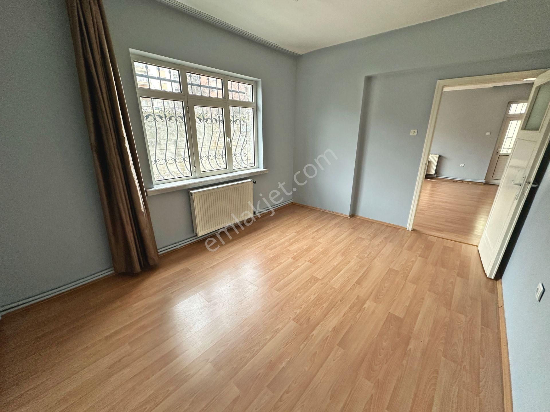 Demirlibahçe Tren Yakını Ara Katta Öğrenciye Uygun 3+1 Kiralık Daire - Görsel 5