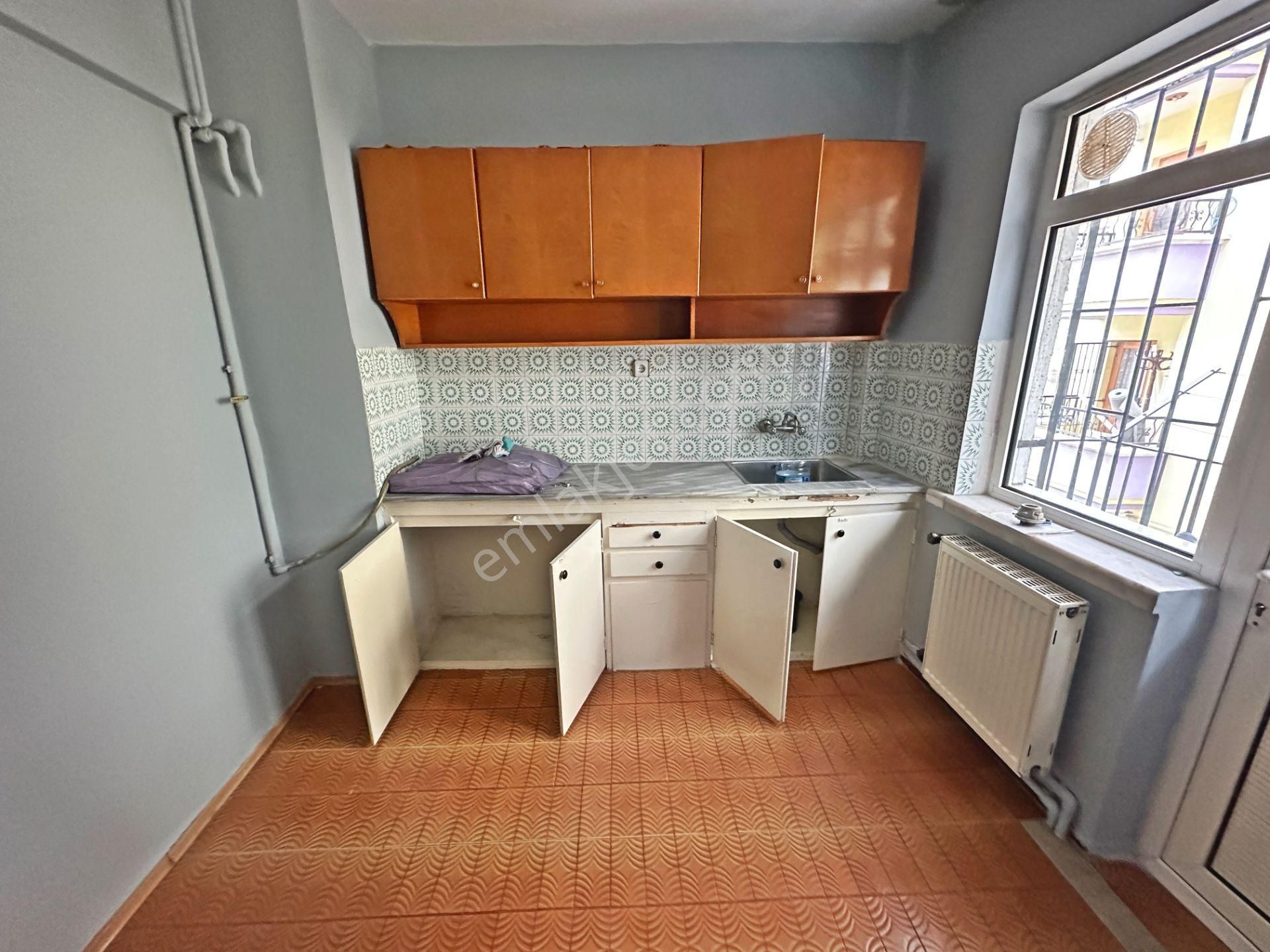Demirlibahçe Tren Yakını Ara Katta Öğrenciye Uygun 3+1 Kiralık Daire - Görsel 16