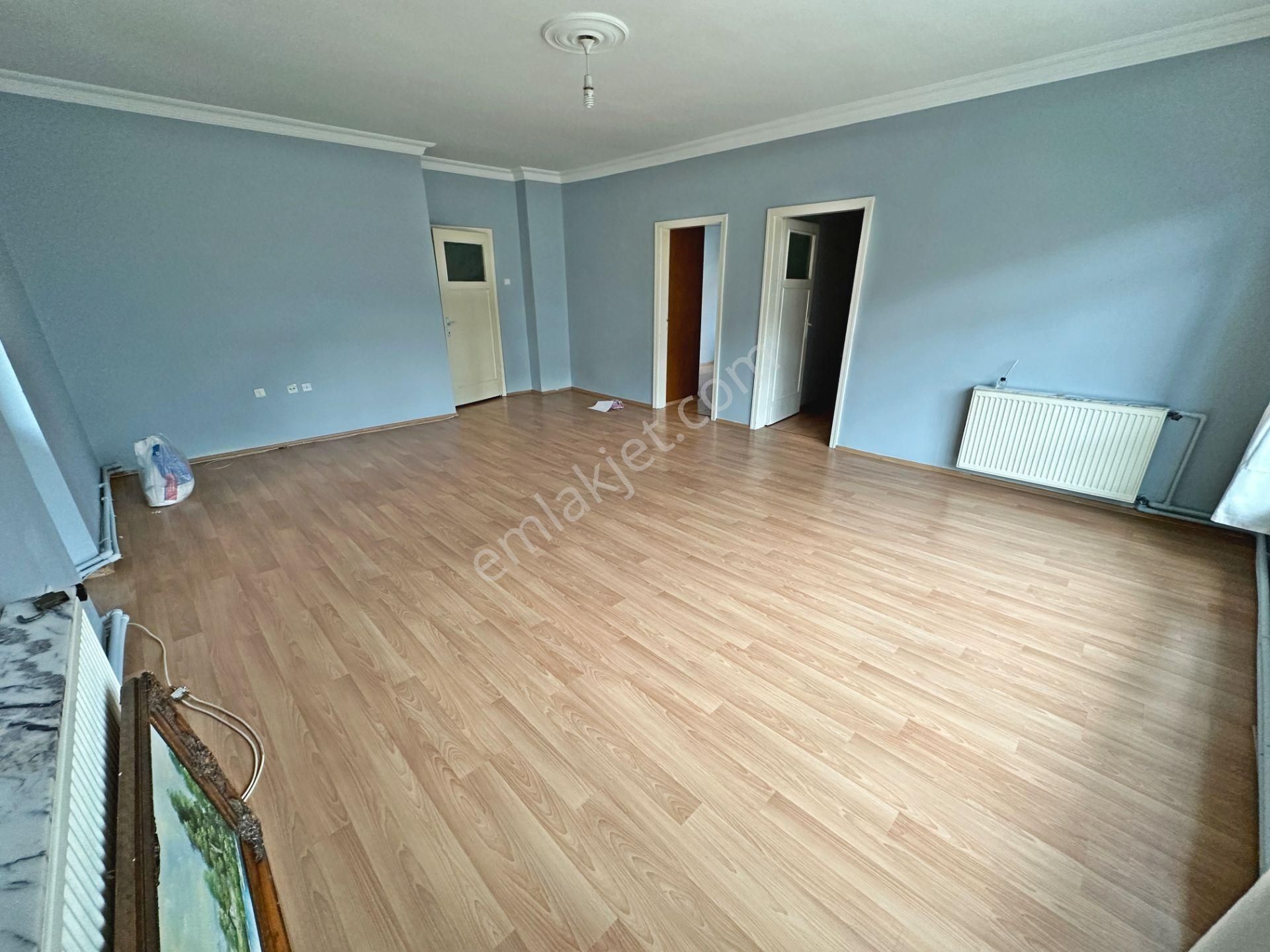 Demirlibahçe Tren Yakını Ara Katta Öğrenciye Uygun 3+1 Kiralık Daire - Görsel 3