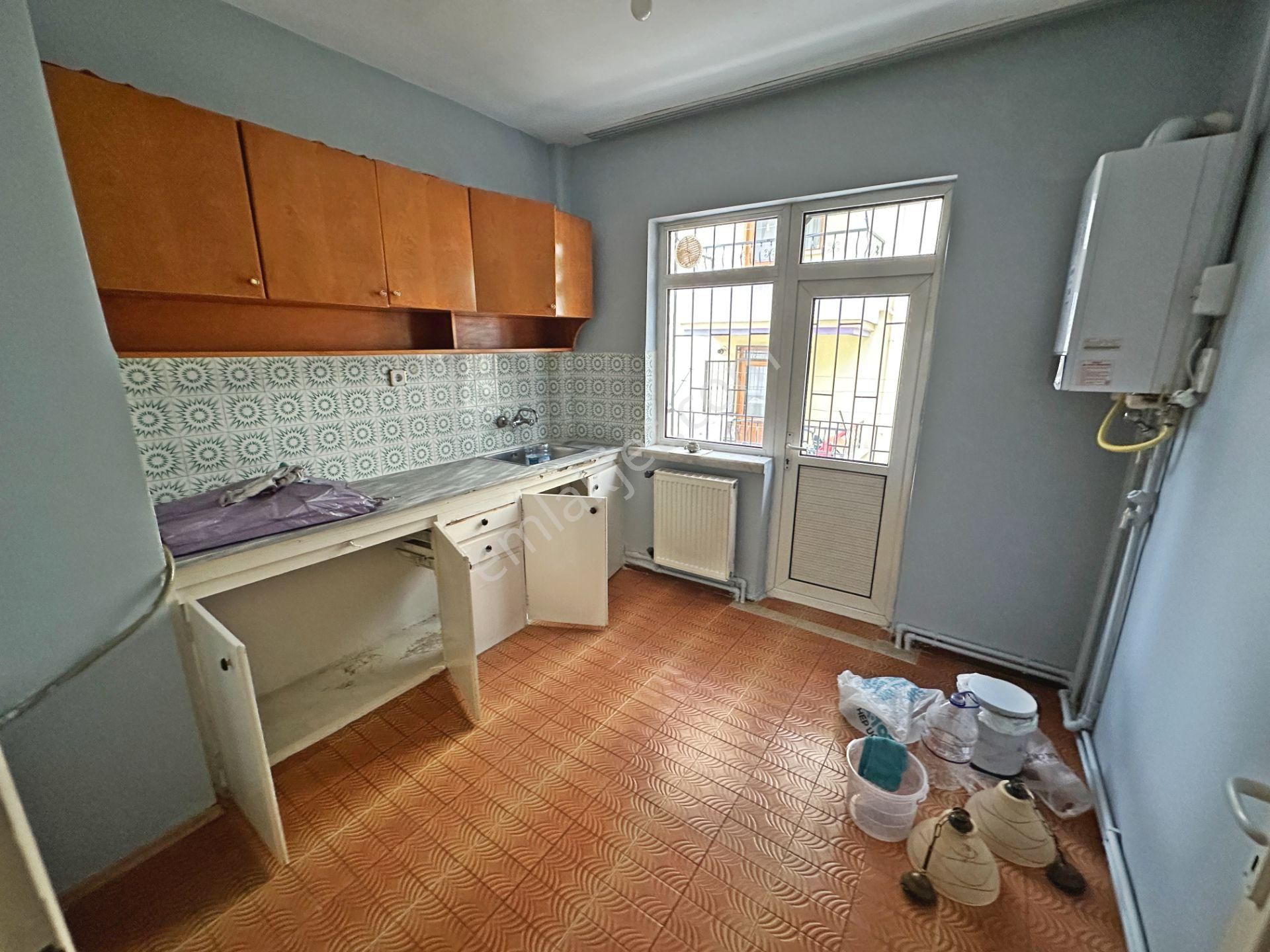 Demirlibahçe Tren Yakını Ara Katta Öğrenciye Uygun 3+1 Kiralık Daire - Görsel 15