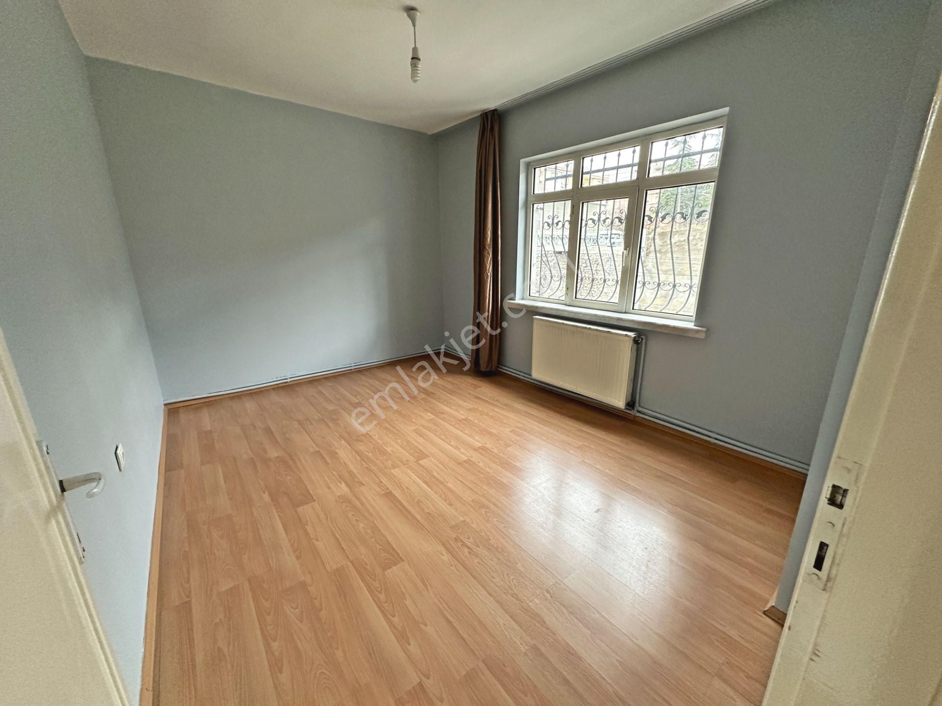 Demirlibahçe Tren Yakını Ara Katta Öğrenciye Uygun 3+1 Kiralık Daire - Görsel 4