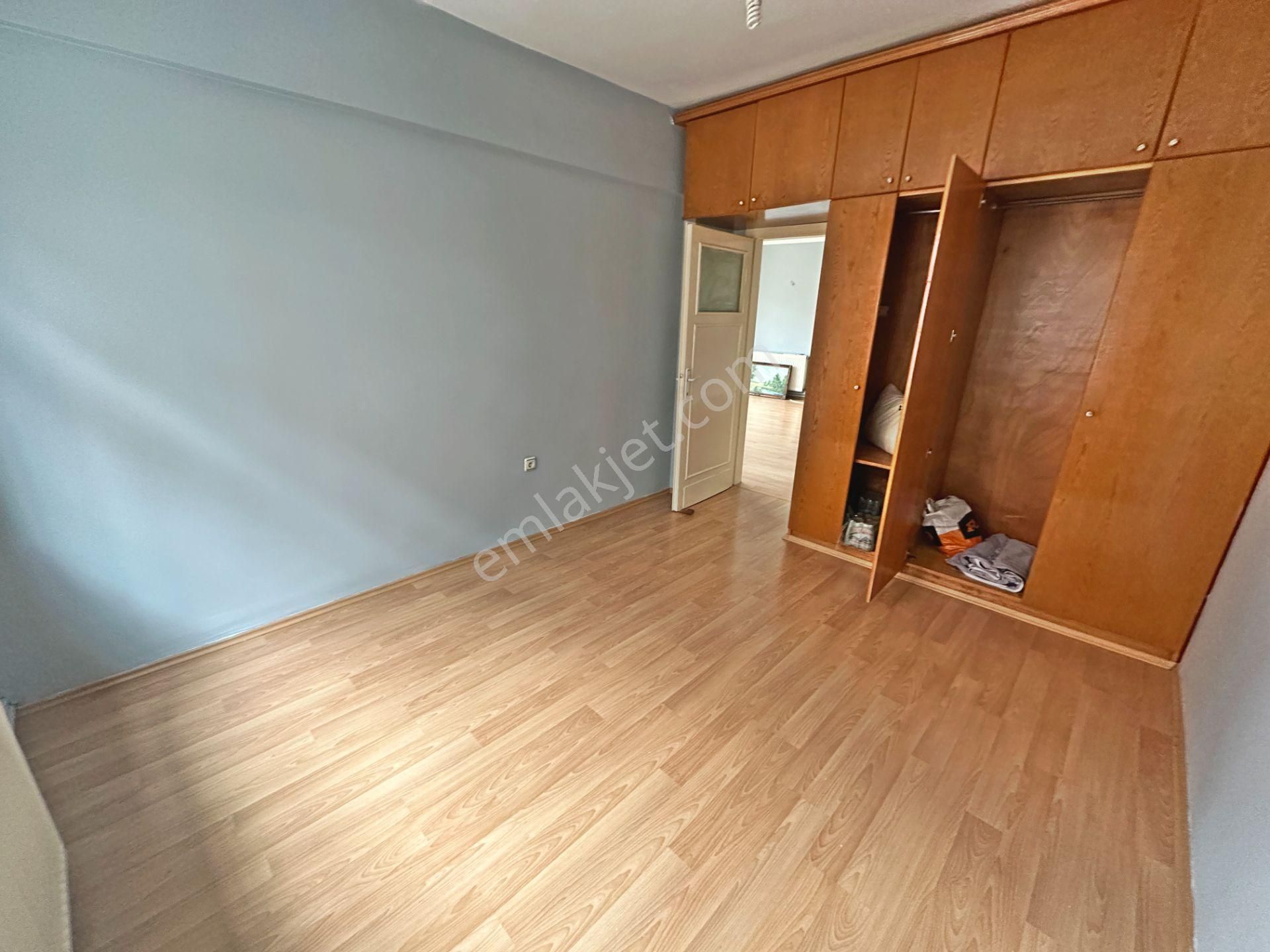 Demirlibahçe Tren Yakını Ara Katta Öğrenciye Uygun 3+1 Kiralık Daire - Görsel 7