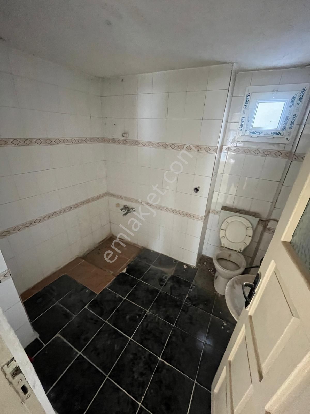 Bergama Gaziosmanpaşa Mah. Semiye Sitesinde Satılık 3+1 Daire - Görsel 6