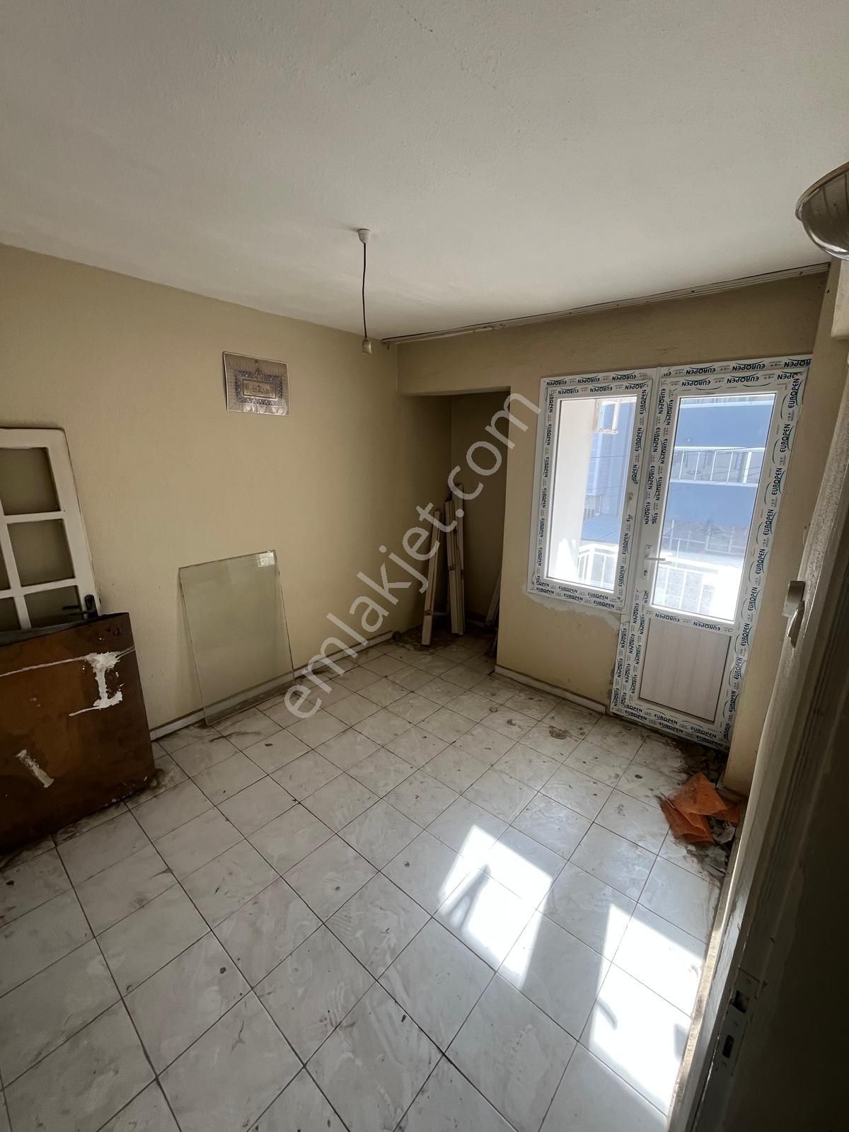 Bergama Gaziosmanpaşa Mah. Semiye Sitesinde Satılık 3+1 Daire - Görsel 8