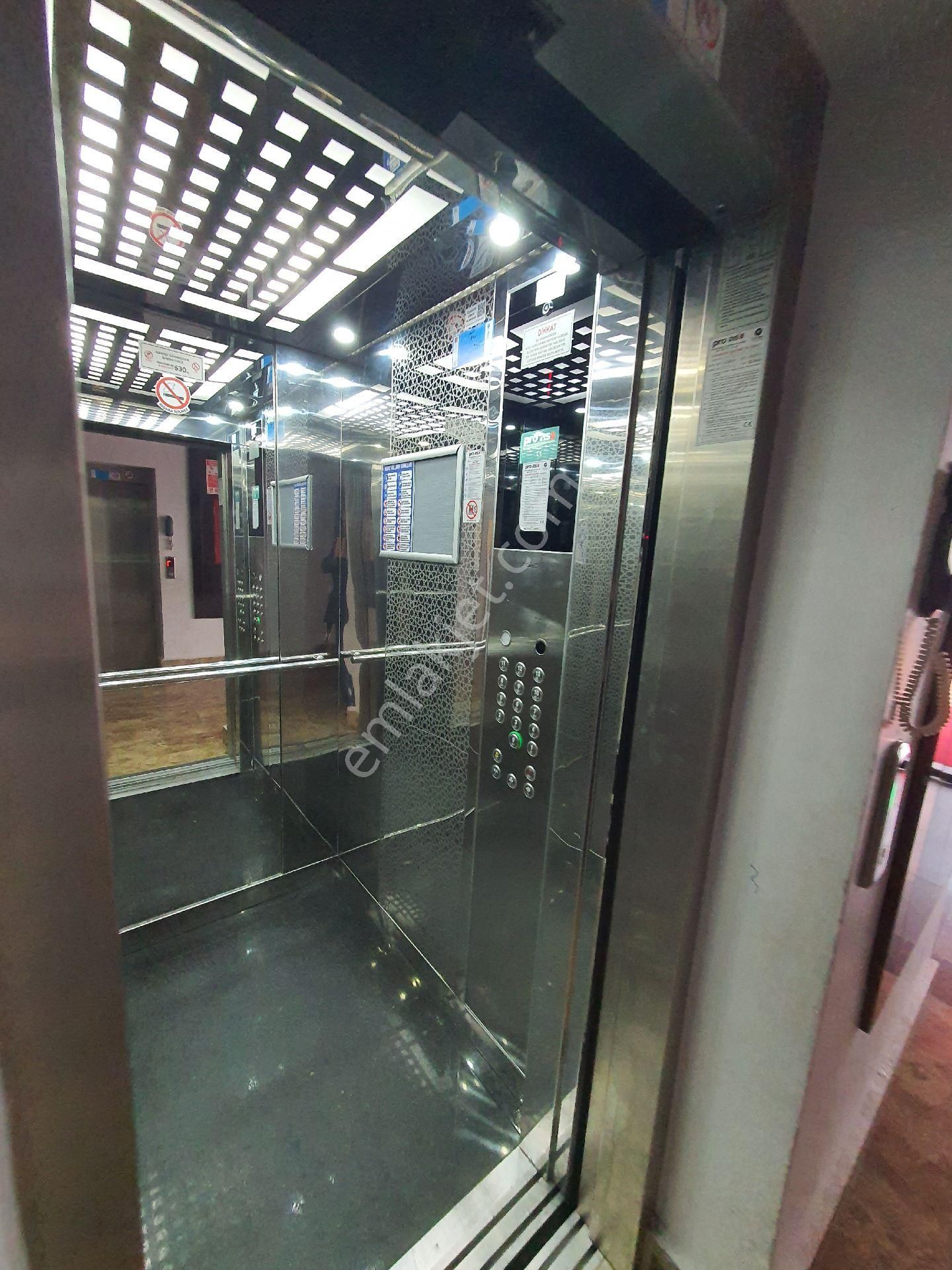 Yıldız Gayrimenkul'den Demotowers Sitesinde Deniz Ve Doğa Manzaralı Satılık 3+1 190 M2 Daire - Görsel 8