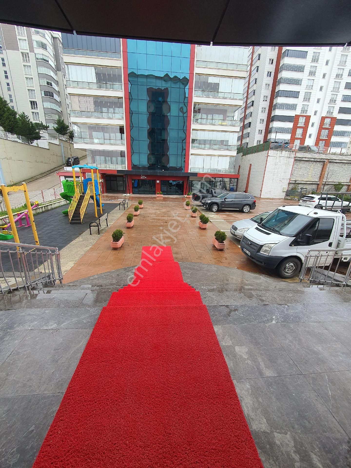 Yıldız Gayrimenkul'den Demotowers Sitesinde Deniz Ve Doğa Manzaralı Satılık 3+1 190 M2 Daire