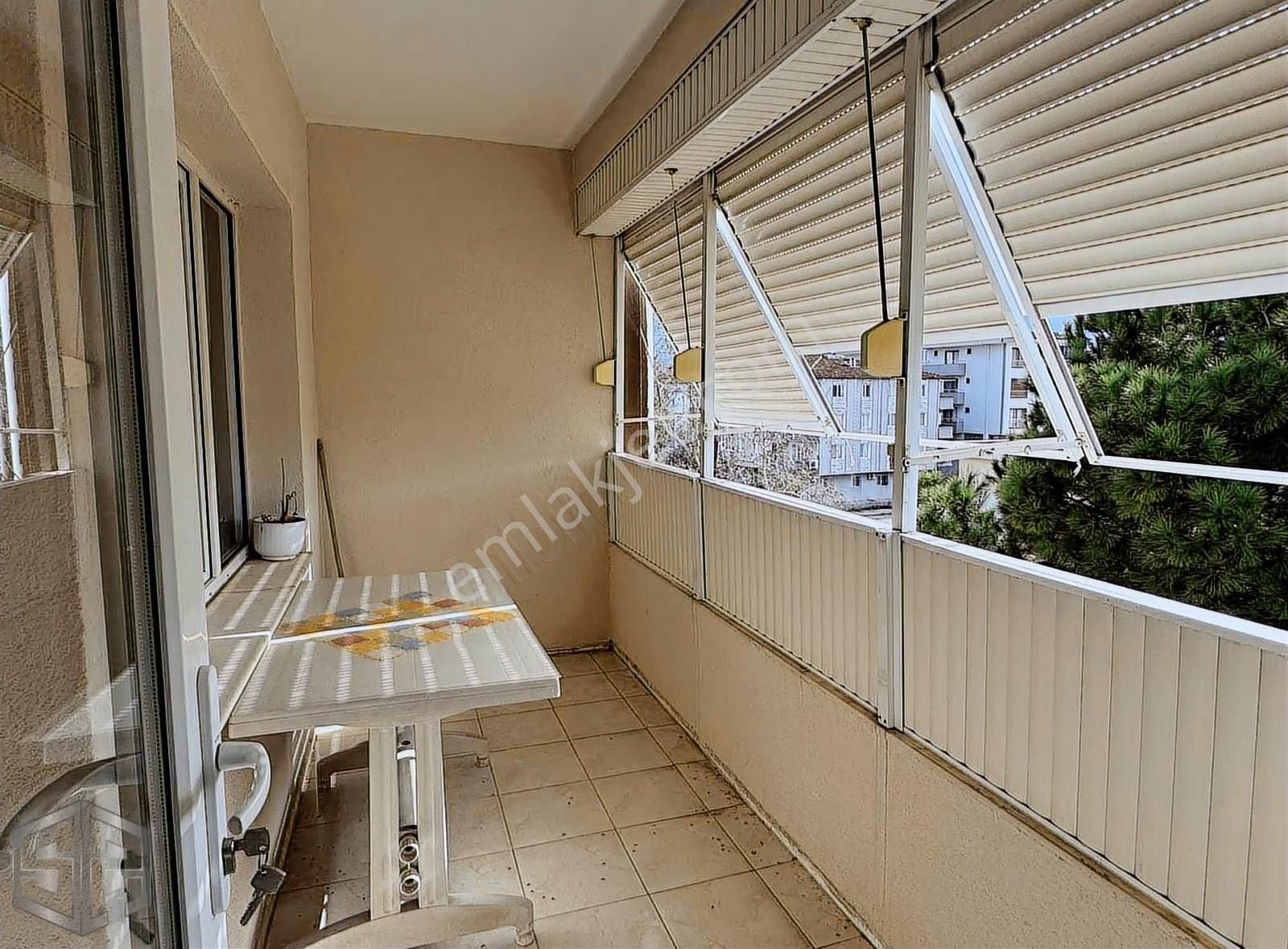 İzmir Selçuk Atatürk Mah Merkezi Konumda Doğalgazlı 3+1 Daire - Görsel 10