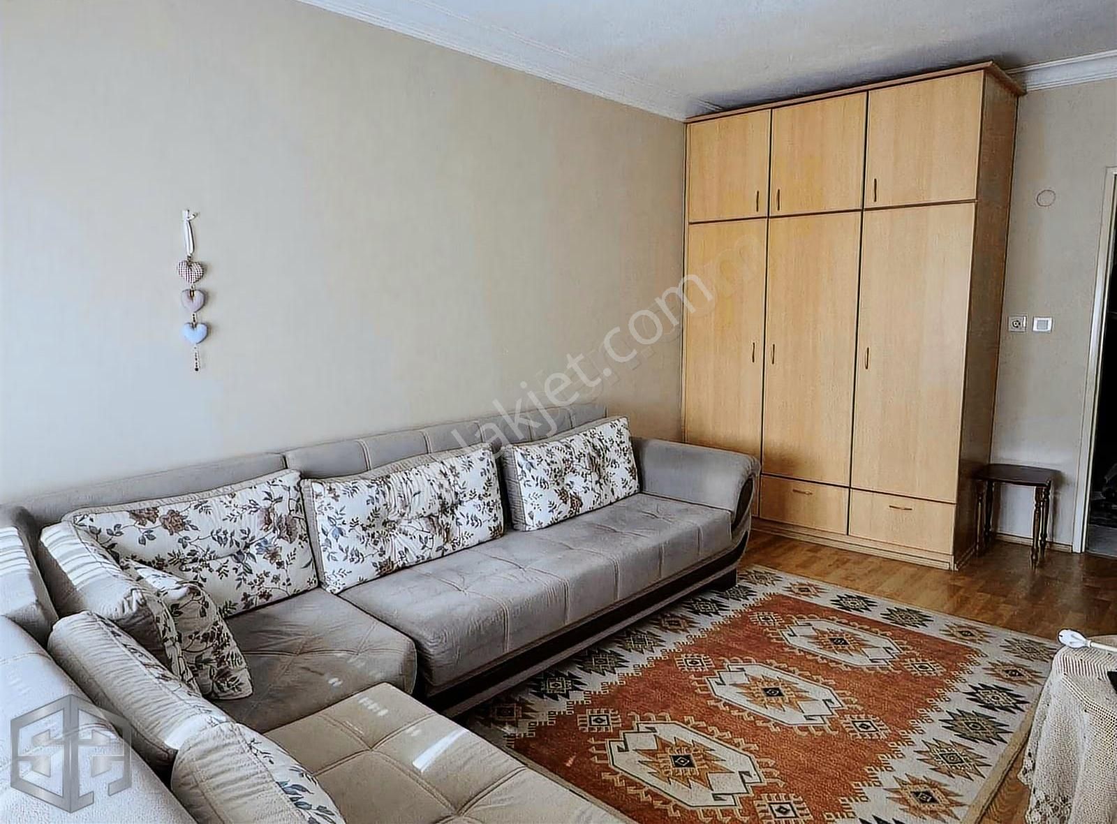 İzmir Selçuk Atatürk Mah Merkezi Konumda Doğalgazlı 3+1 Daire - Görsel 4