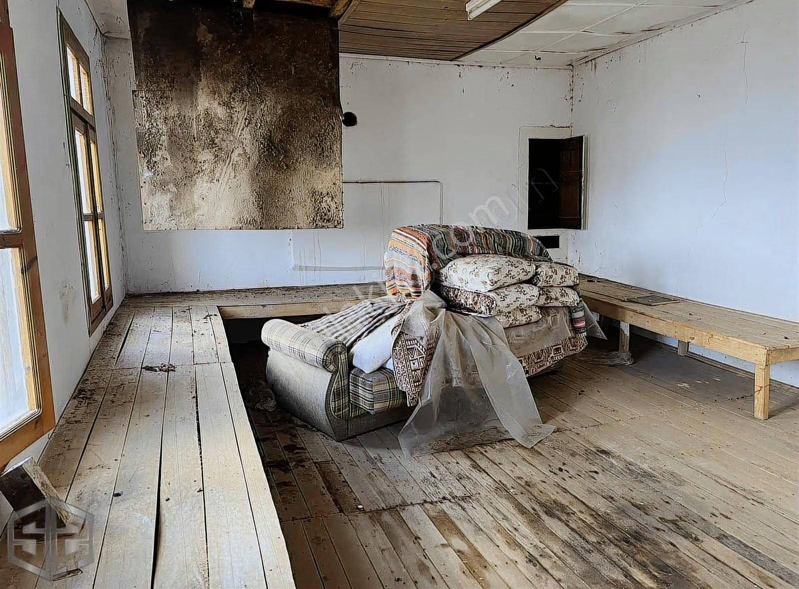 Şirince Satılık 154 M² Müstakil Ev Pansiyon / Restoran Uygun - Görsel 12