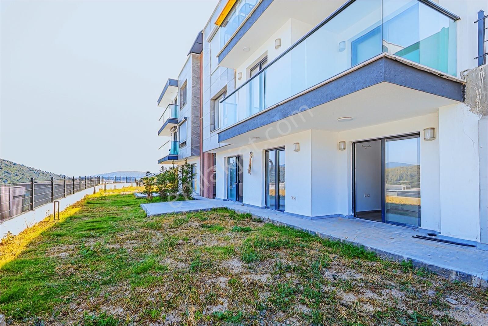 Adabükü'nde 2+1 Geniş Bahçeli, Plajlı, Yeni Site, Yeni Daire - Görsel 9