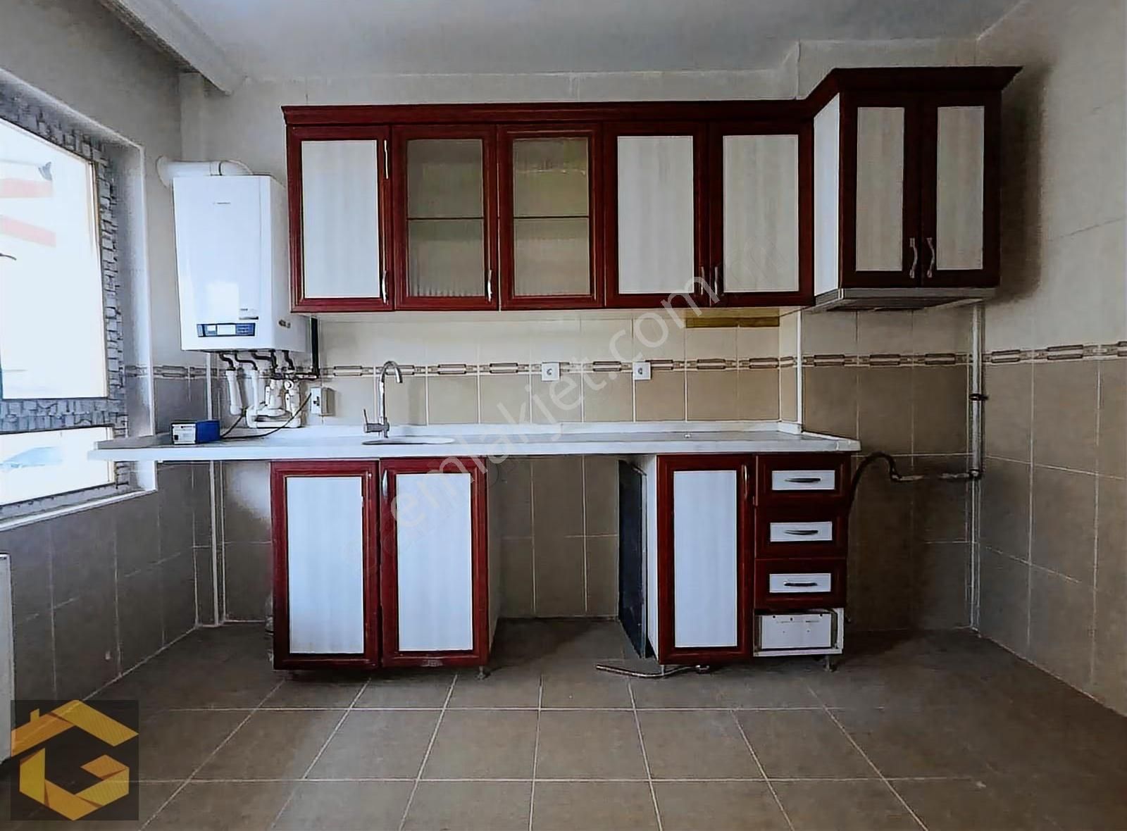 Yayla Mahallesi Ara Kat Bakımlı Kiralık 3+1 Daire