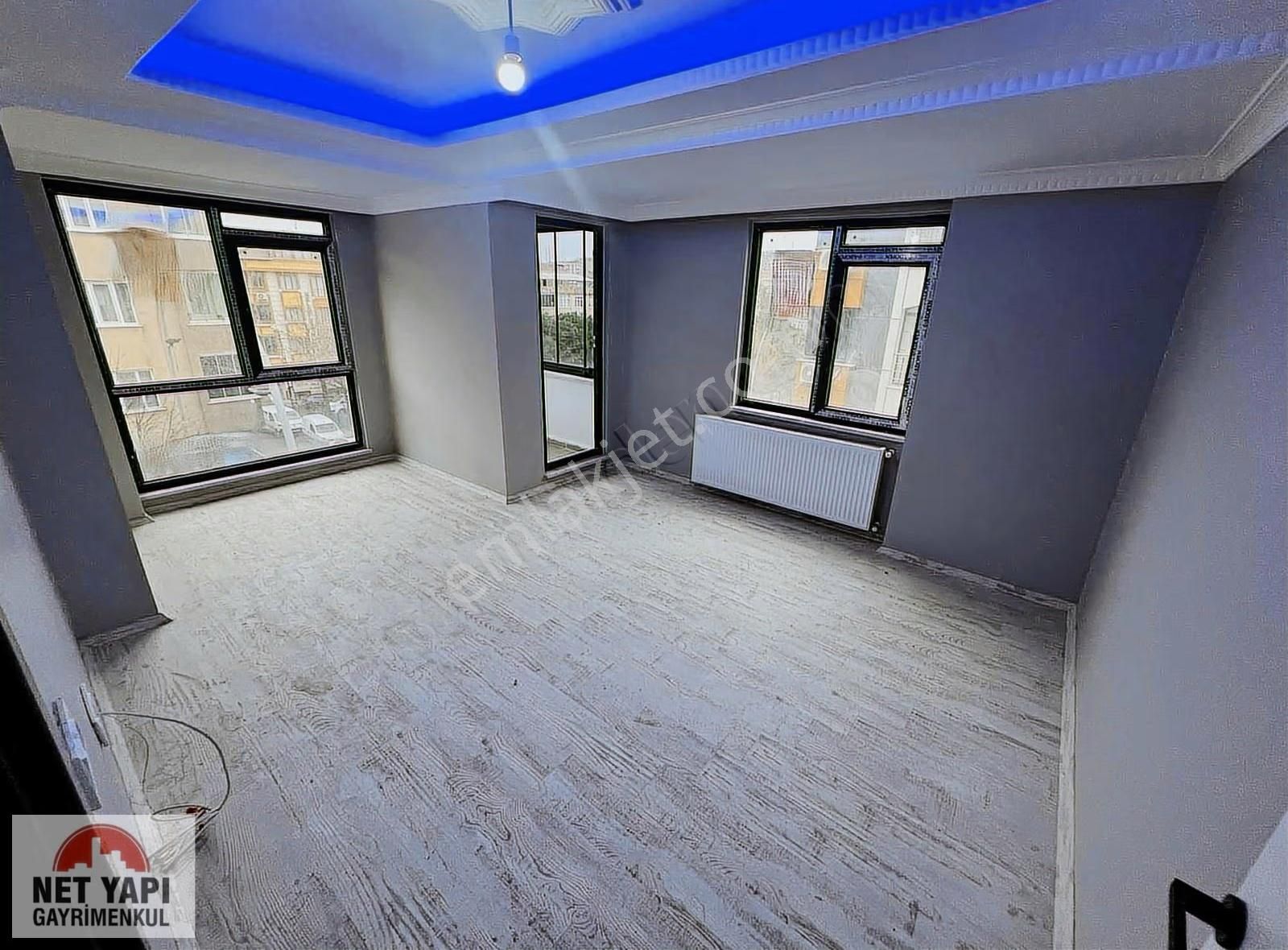 Net Yapı'dan Sıfır Cadde Üzeri Köşe Başı Asansörlü Ara Kat Daire