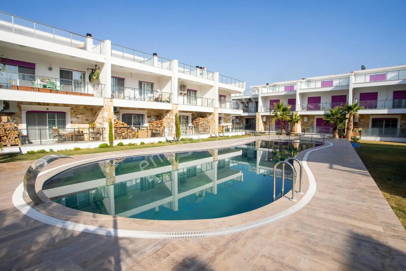 Foça Hacıveli Mah. Site İçerisinde Kiralık 4+1 Tripleks Villa - Görsel 5