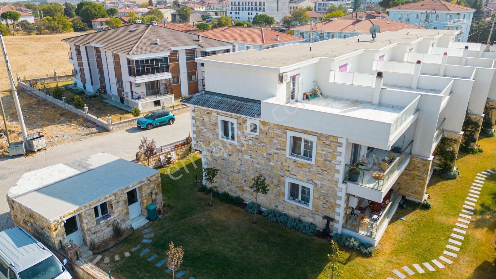 Foça Hacıveli Mah. Site İçerisinde Kiralık 4+1 Tripleks Villa - Görsel 21