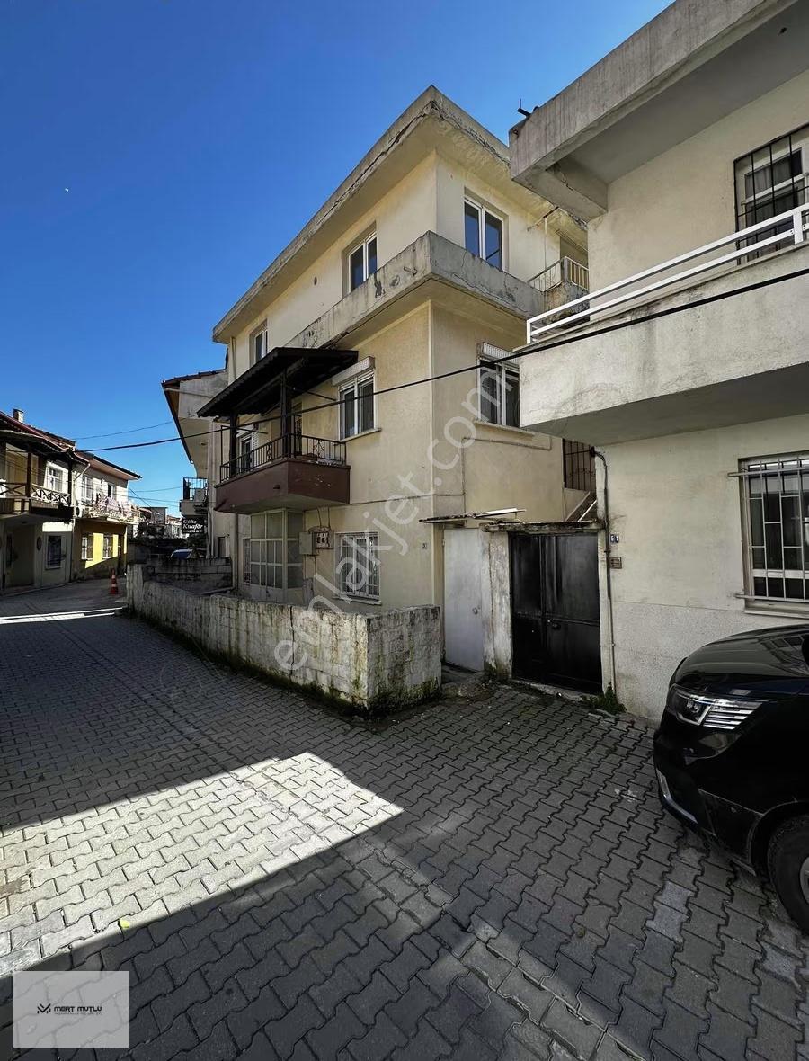 Milas'ın Kalbi Hacı İlyas'ta Satılık 3 Adet Daire Ve Arsası