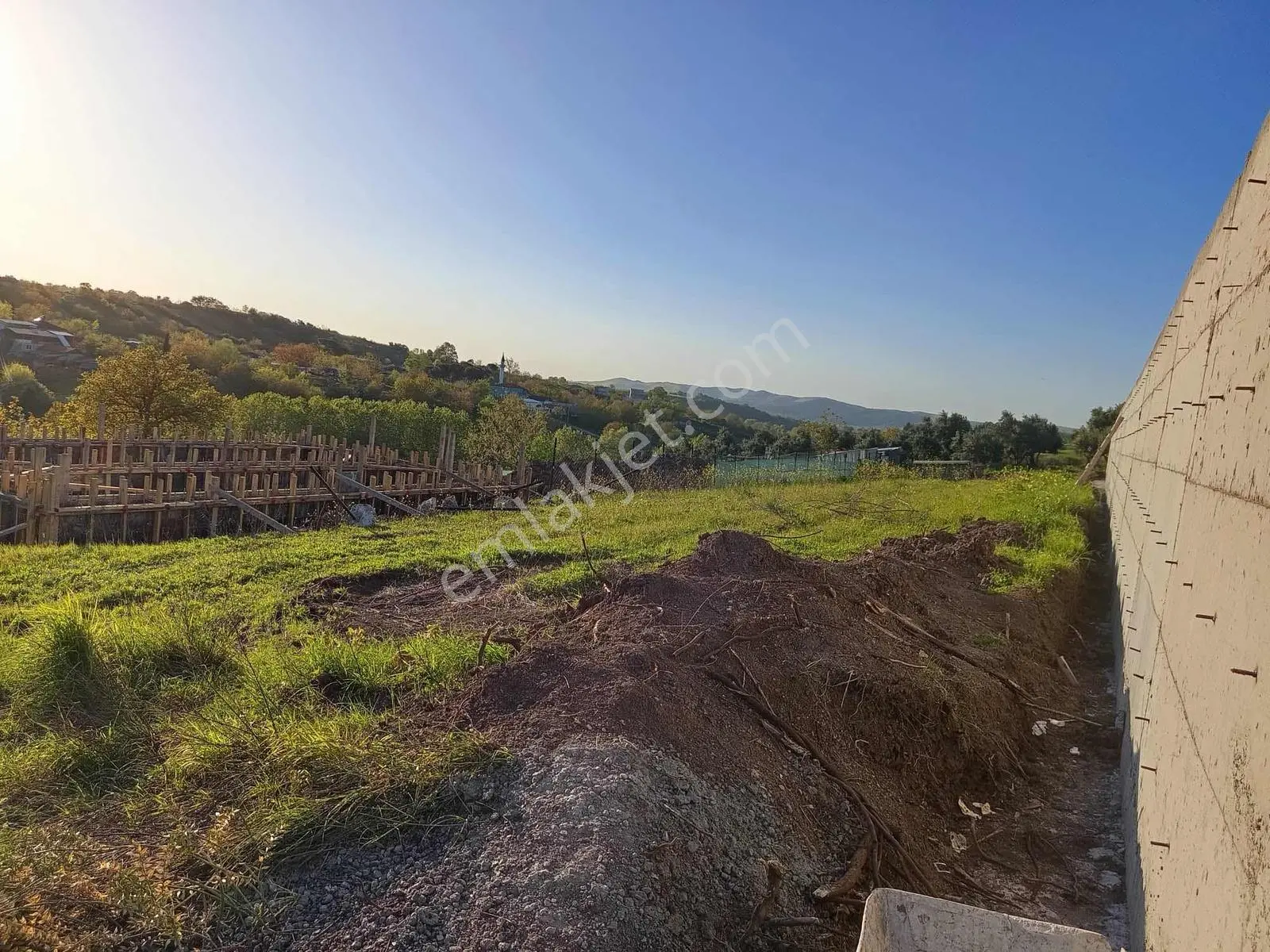Demirdere Mh Satılık 650 M2 İmarlı Manzaralı Arsa