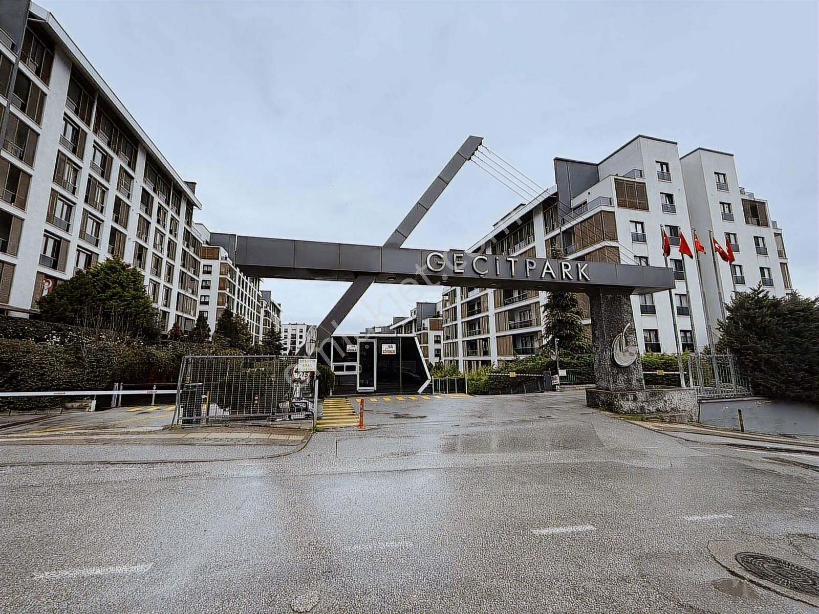 Nilüfer Balat Geçit Park Sitesi'nde Kiralık 3+1 Daire