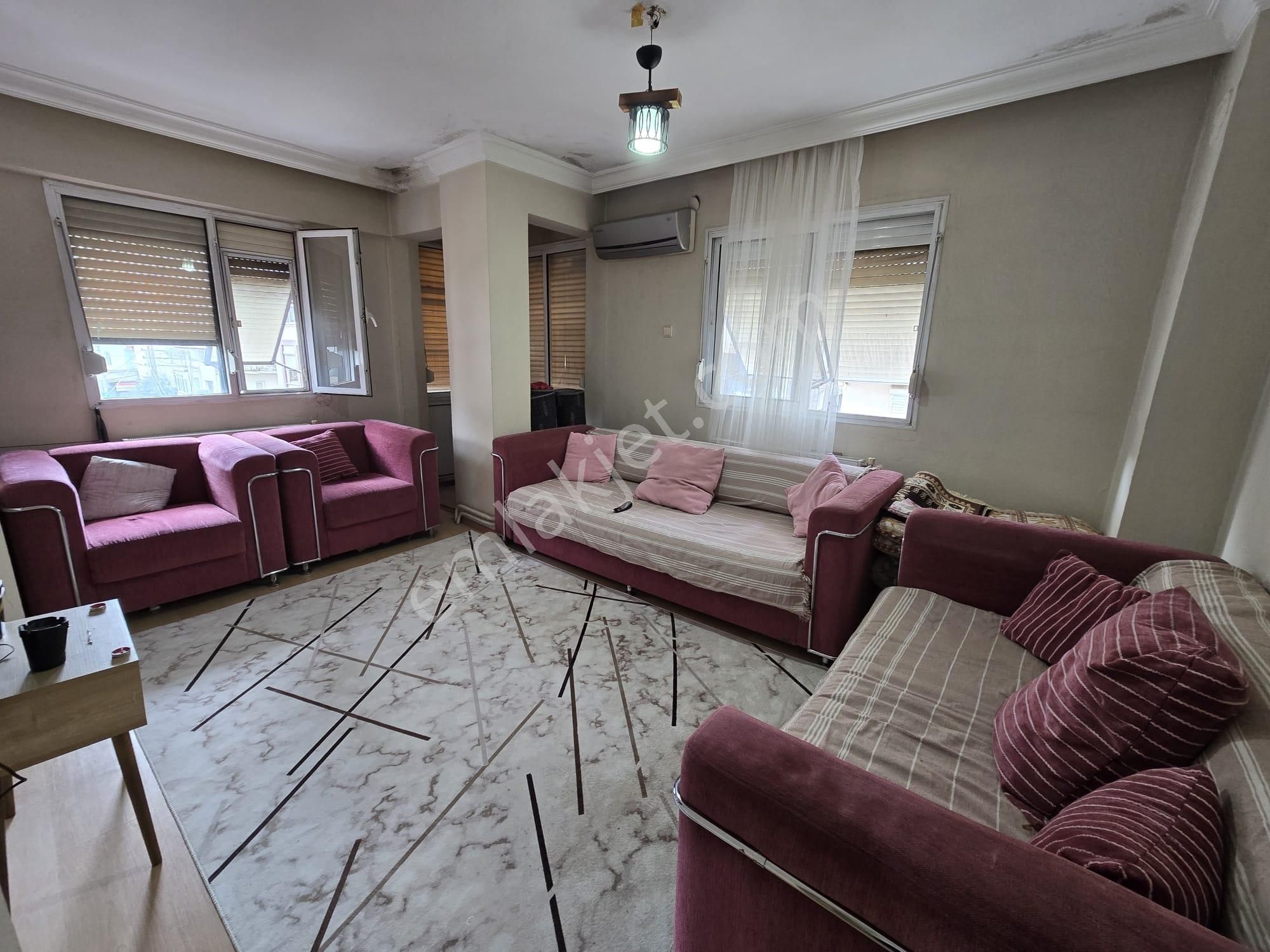 Balçova Eğitim Mah. F.altay Yakını D.gazlı Satılık 2+1 Daire