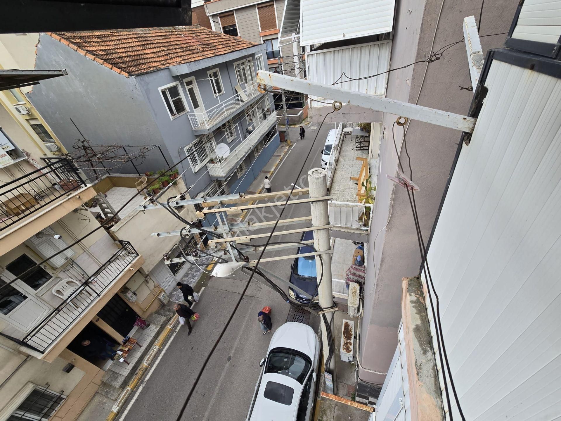 Balçova Eğitim Mah. F.altay Yakını D.gazlı Satılık 2+1 Daire - Görsel 5