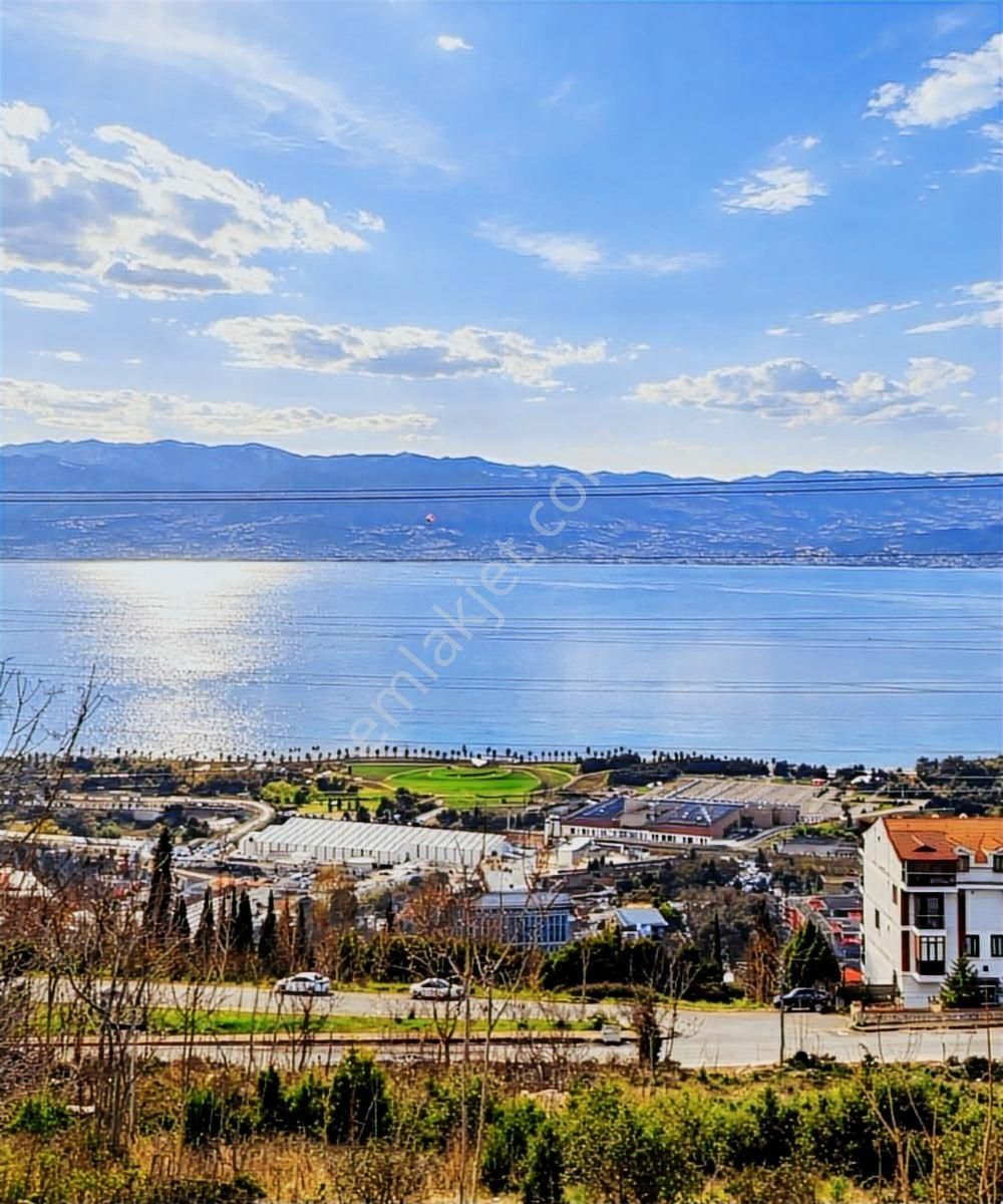 Radar'da Full Deniz Manzaralı 3+1 Bahçe Dubleks Daire