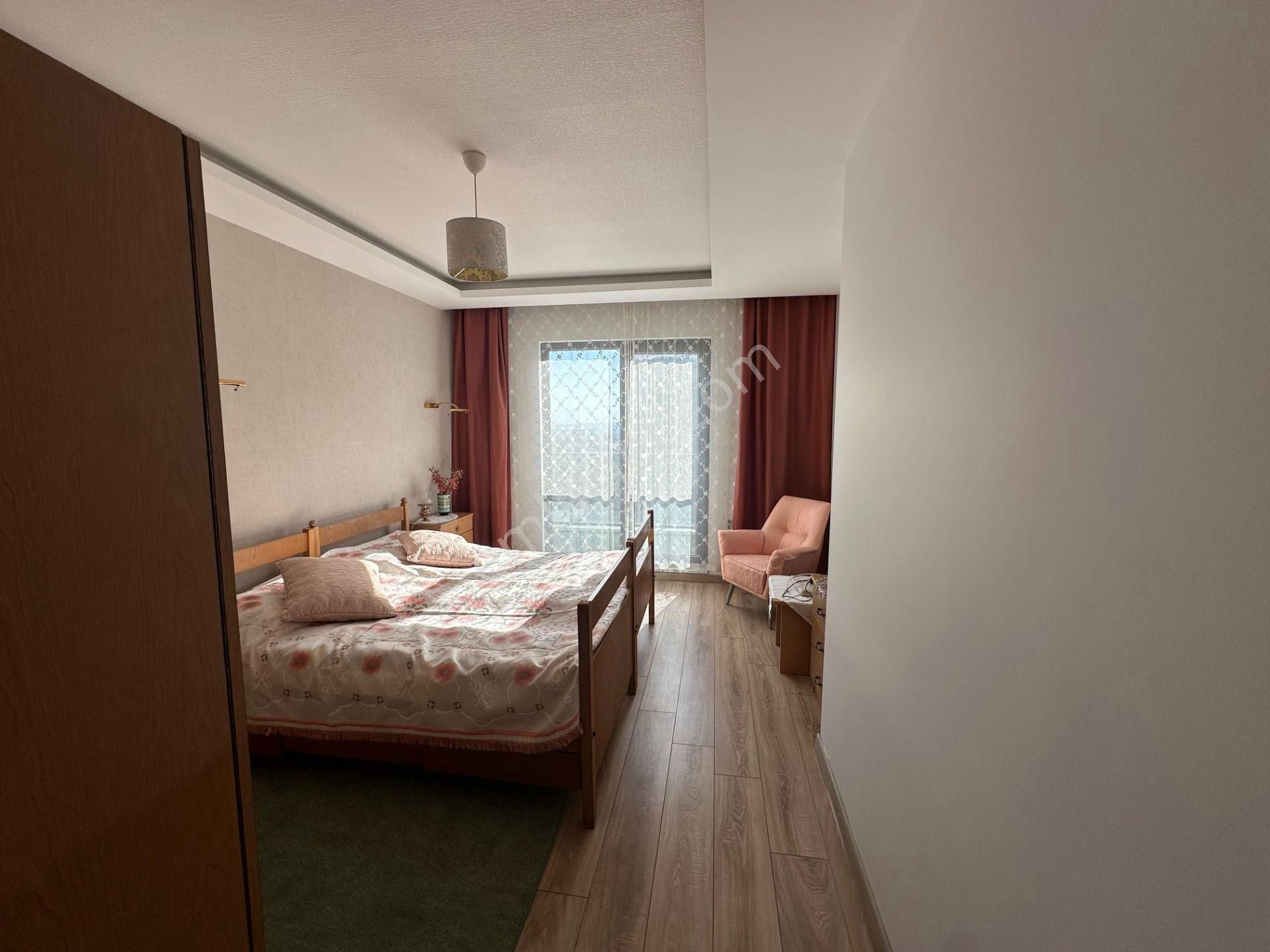 Bursa Downtown'da Havuz Manzaralı, Full Eşyalı 2+1 Kiralık Daire - Görsel 3