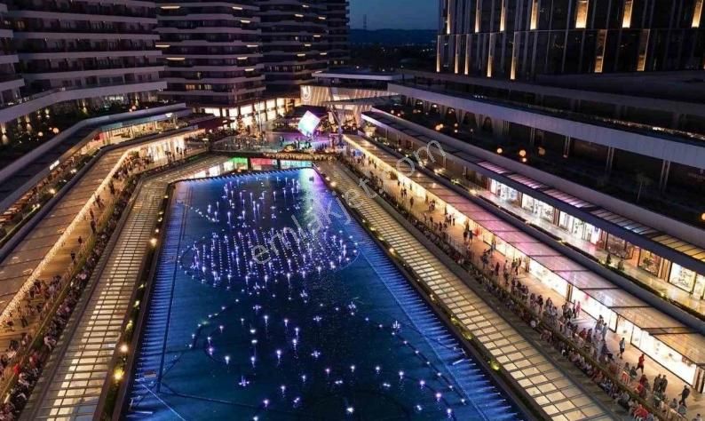 Bursa Downtown'da Havuz Manzaralı, Full Eşyalı 2+1 Kiralık Daire