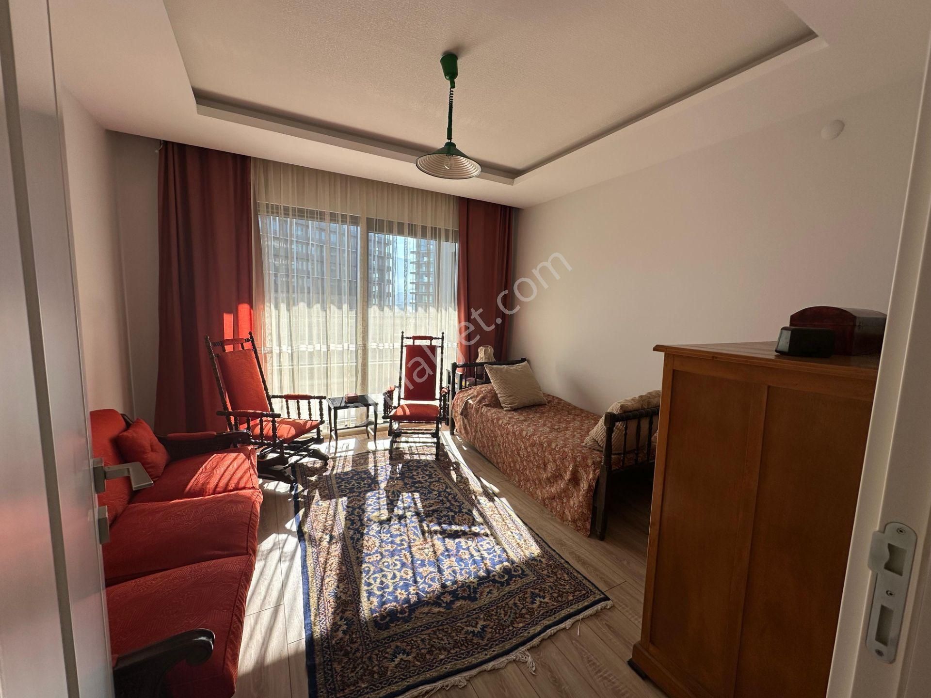 Bursa Downtown'da Havuz Manzaralı, Full Eşyalı 2+1 Kiralık Daire - Görsel 6