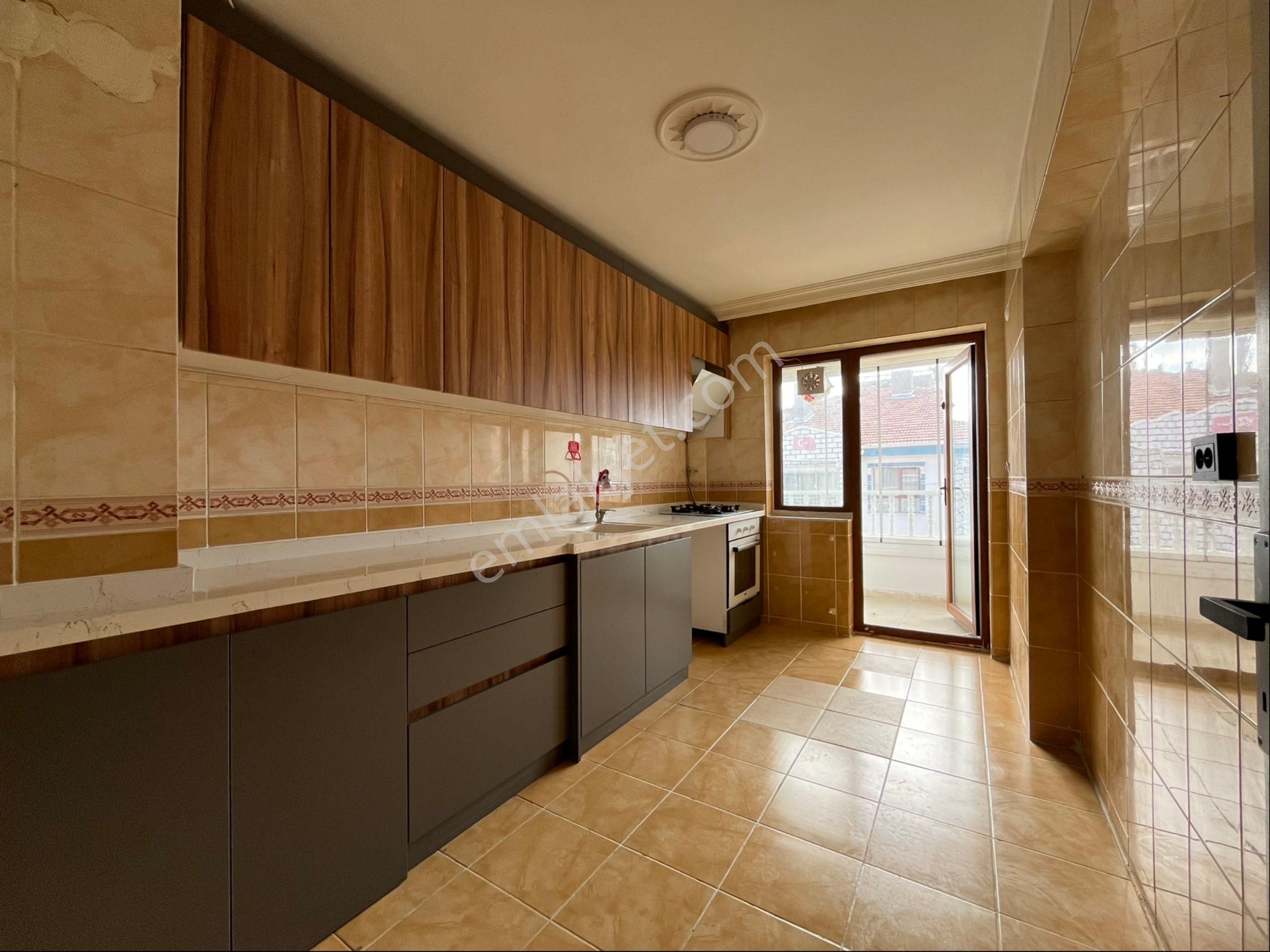 Tekin Emlaktan Bağımsız Salon Yapılı Katta Satılık Fırsat - Görsel 24