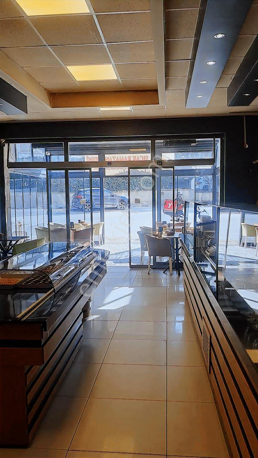 Balat'ta Devren Kiralık Fırın Kafe - Görsel 17