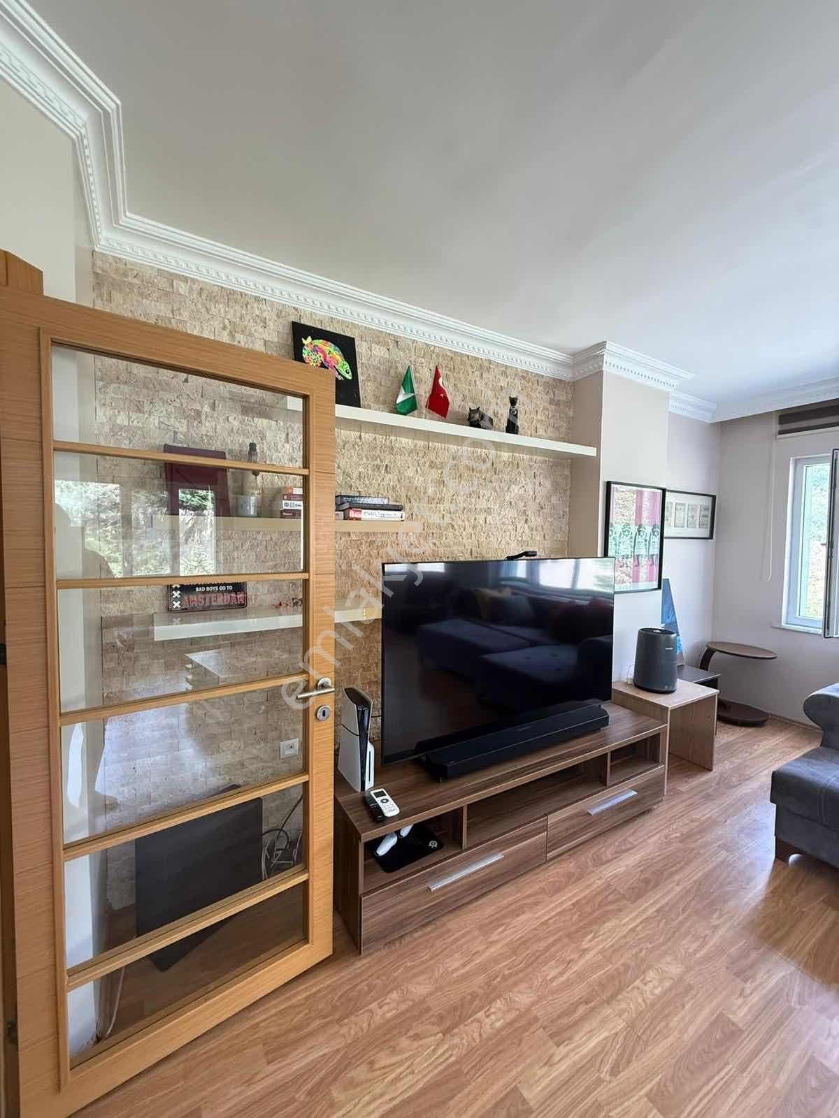 Sarıyer Zekeriyaköy Medyakent Sitesinde Satılık Manzaralı 3+1 - Görsel 12