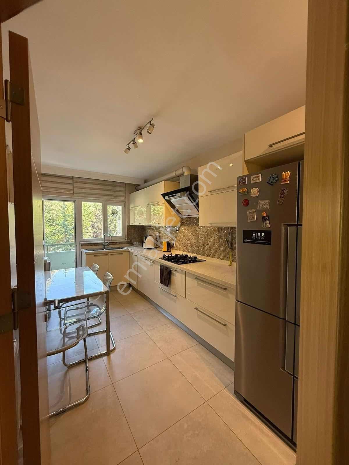 Sarıyer Zekeriyaköy Medyakent Sitesinde Satılık Manzaralı 3+1 - Görsel 23