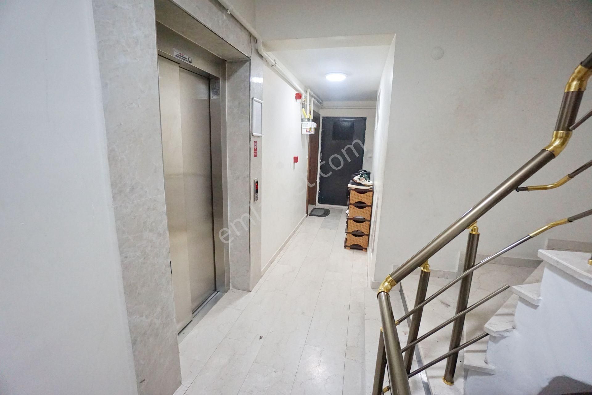 Meral R1855 Yeni 5 Yaş Asansörlü Sığınaklı Lüks Bahçe Kat 2+1 Boş - Görsel 25