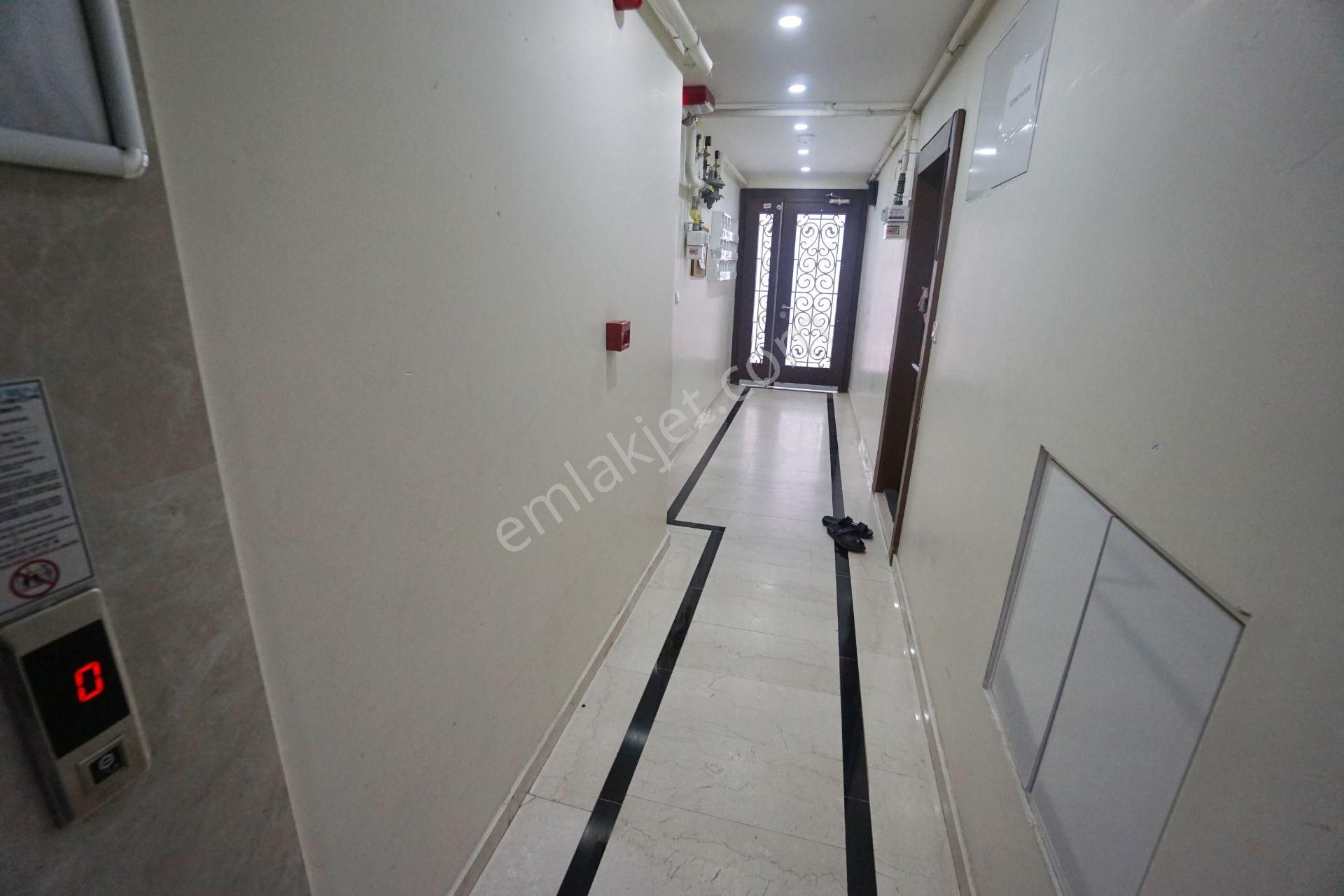 Meral R1855 Yeni 5 Yaş Asansörlü Sığınaklı Lüks Bahçe Kat 2+1 Boş - Görsel 26