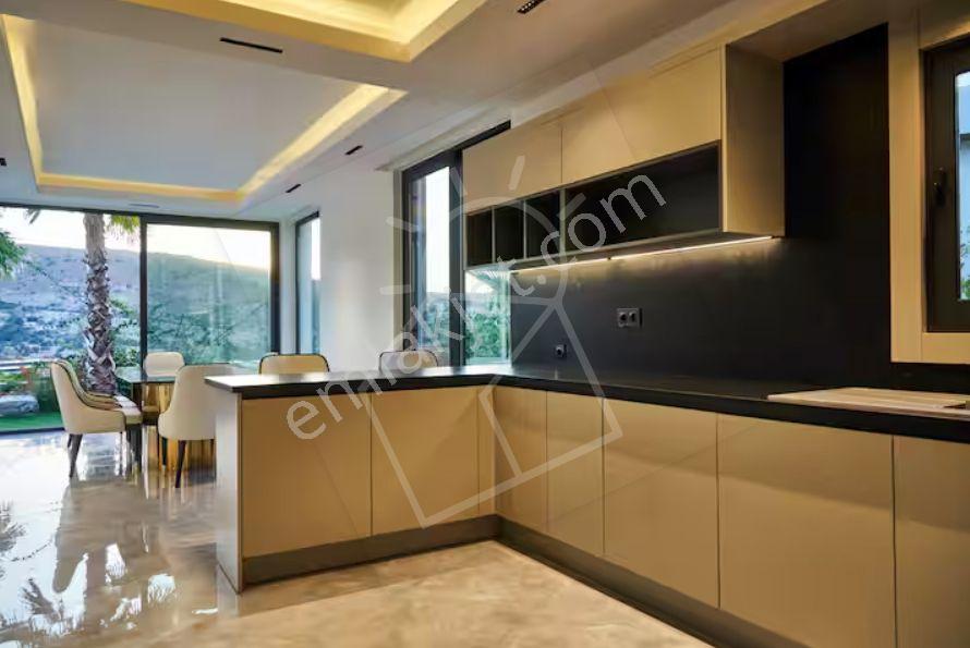 Müstakil Havuzlu Ultra Lüx Villa 5+2 Türk Hamam, Helikopter Pisti, Golf Sahası - Görsel 13